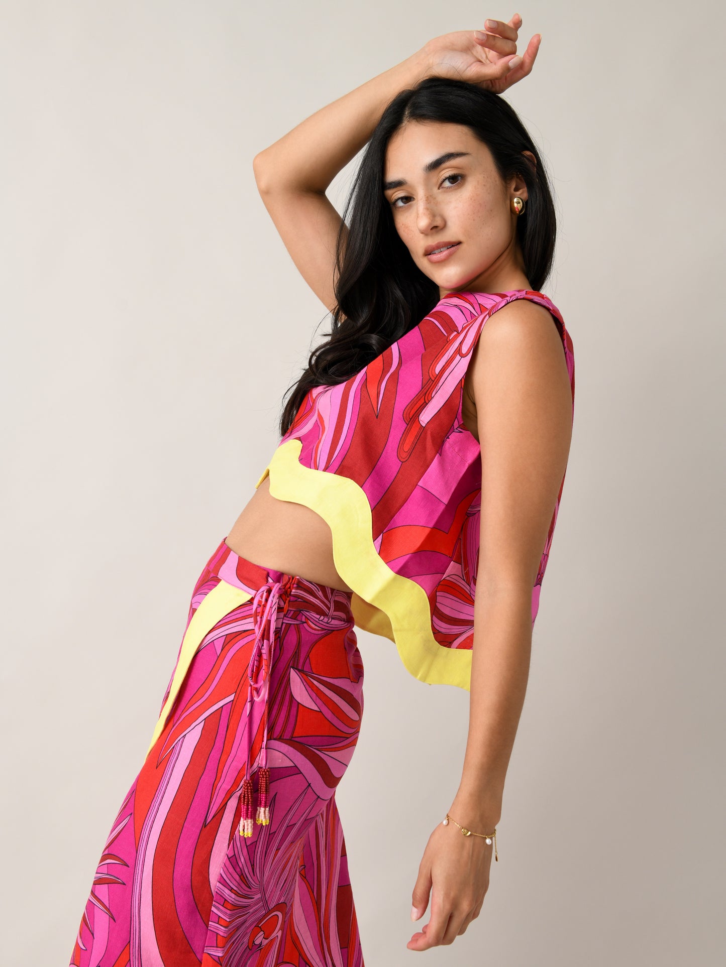 321562xENDLESSSUMMERRED-alt4