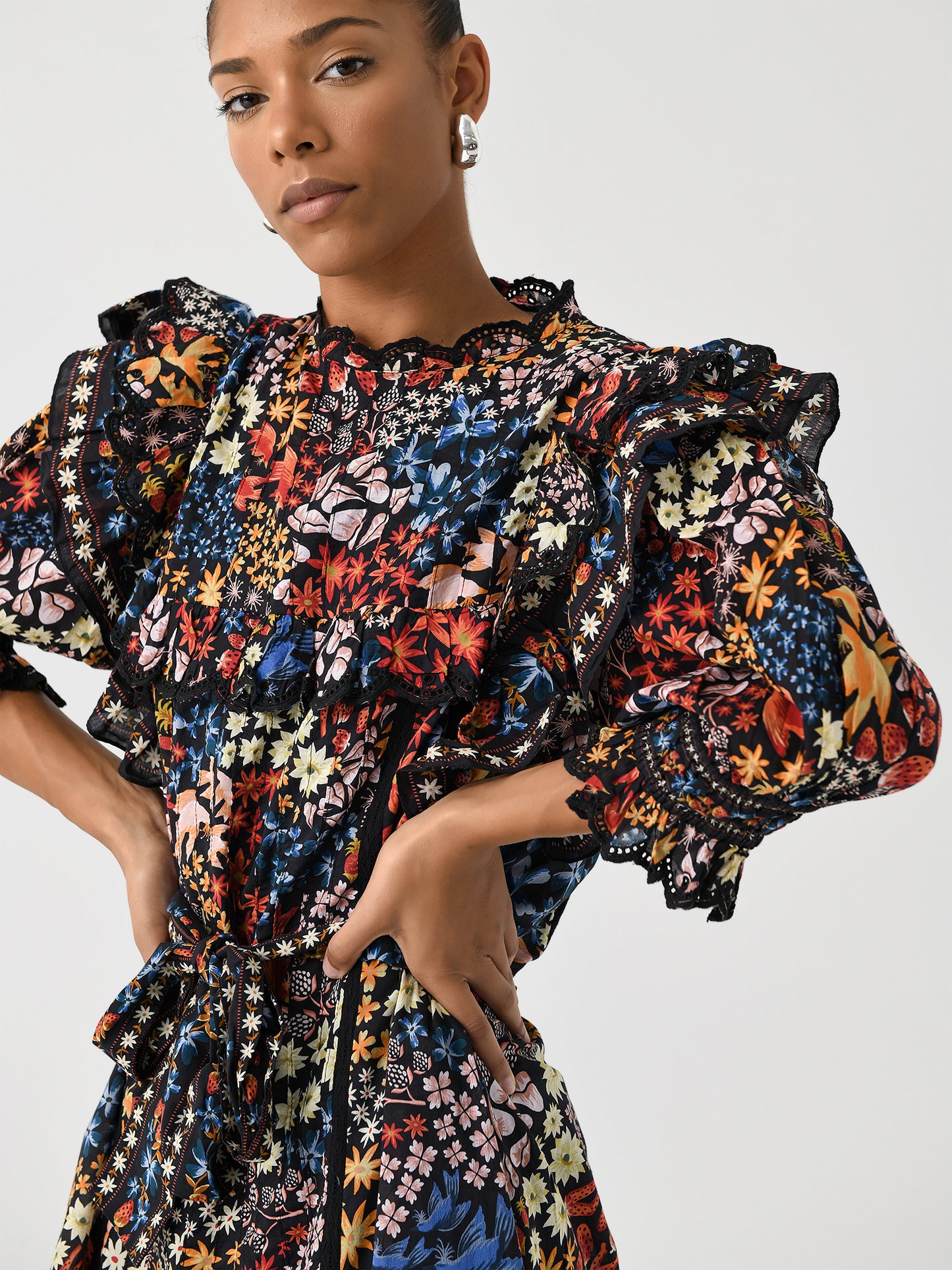 326602xJUJUSGARDENBLACK-alt1