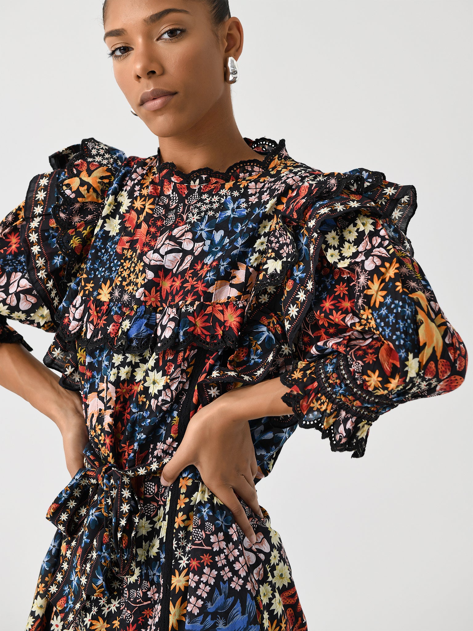 326602xJUJUSGARDENBLACK-alt1