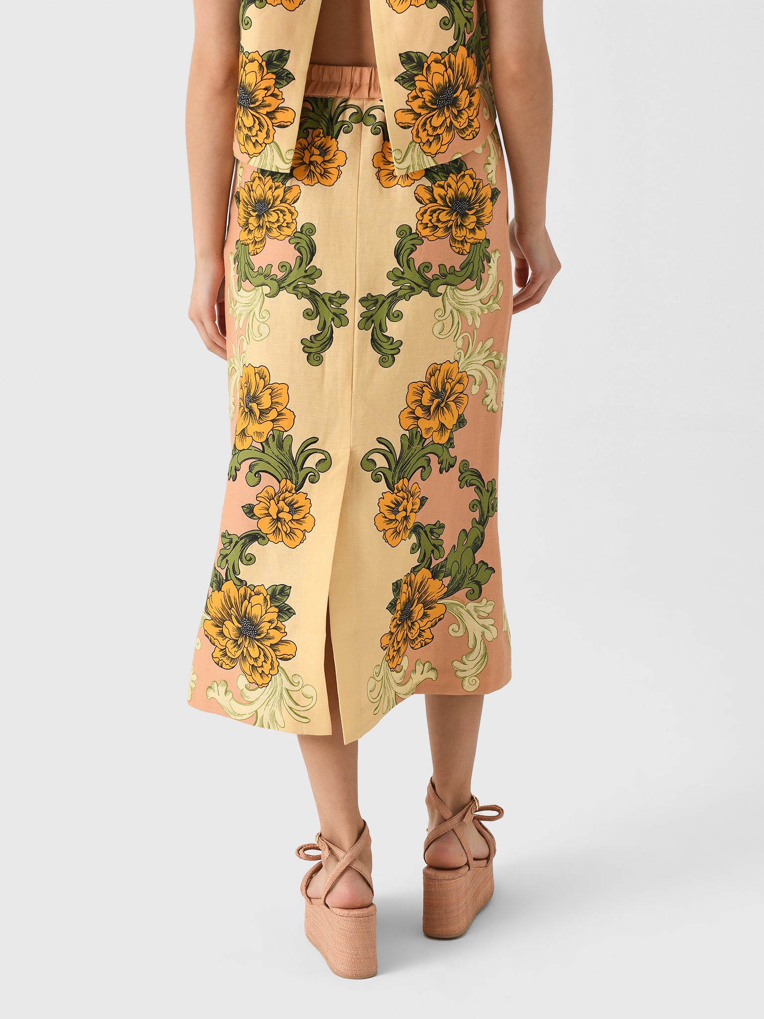 Farm Rio Women's Delicate Flower Arabesques Midi Skirt Saint Bernard Farm Rio Women's Delicate Flower Arabesques Midi Skirt Saint Bernard