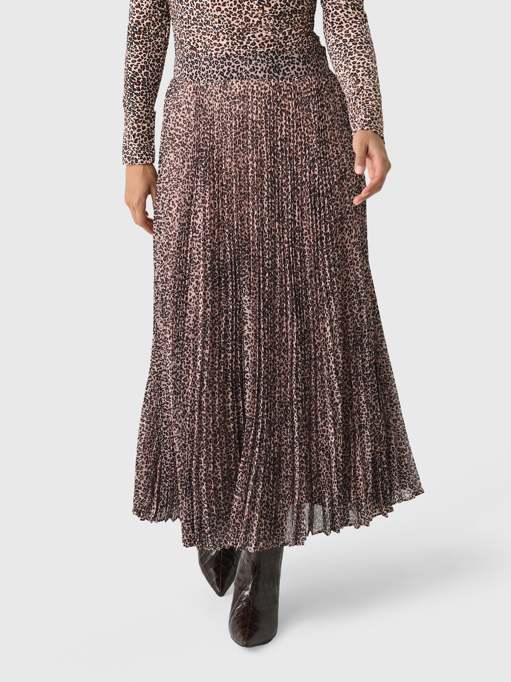 Farm Rio Women's Baby Leopard Pleated Maxi Skirt - Saint Bernard