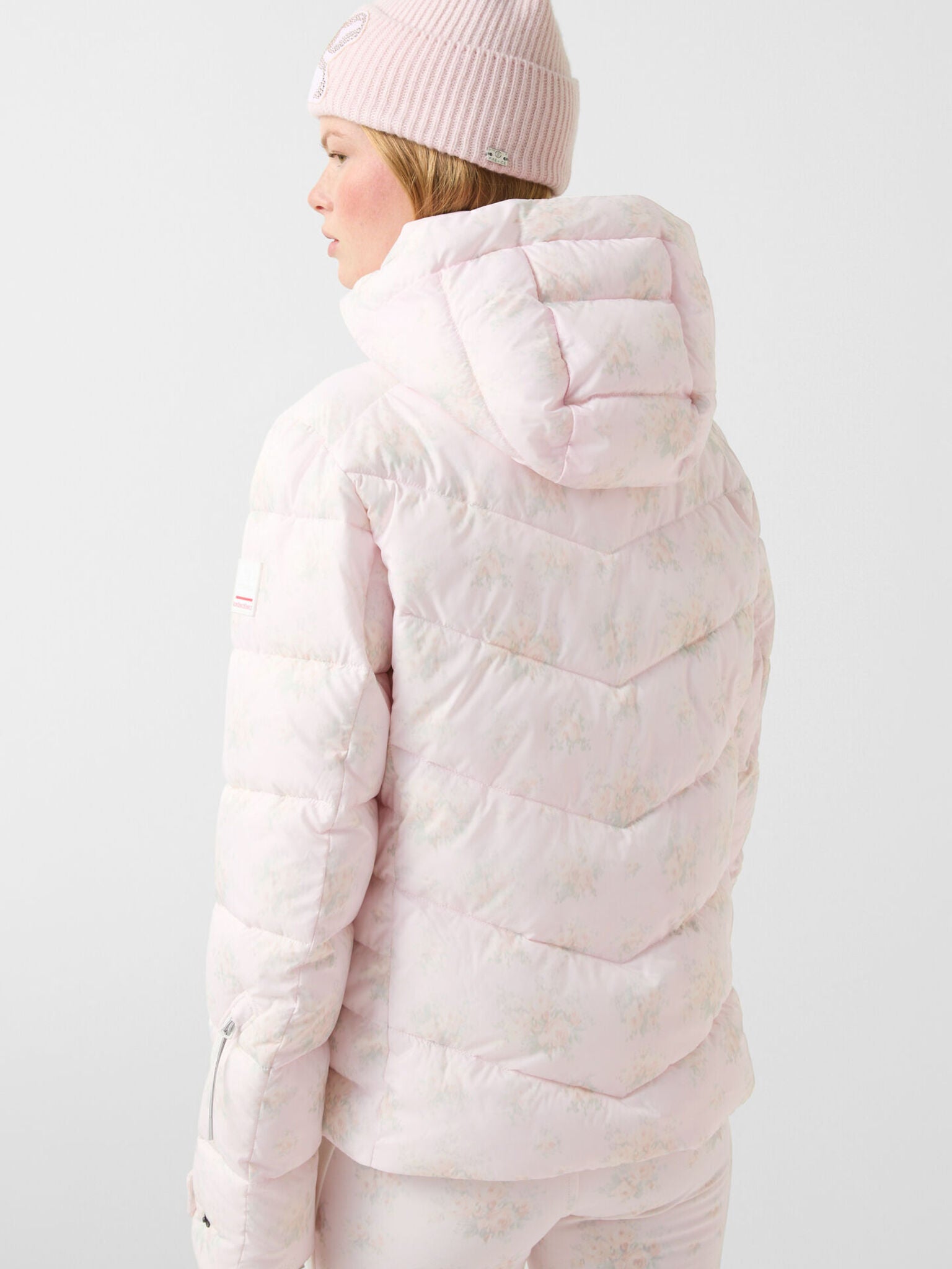 3480-1382x692SHRINKINGVIOLET-alt2