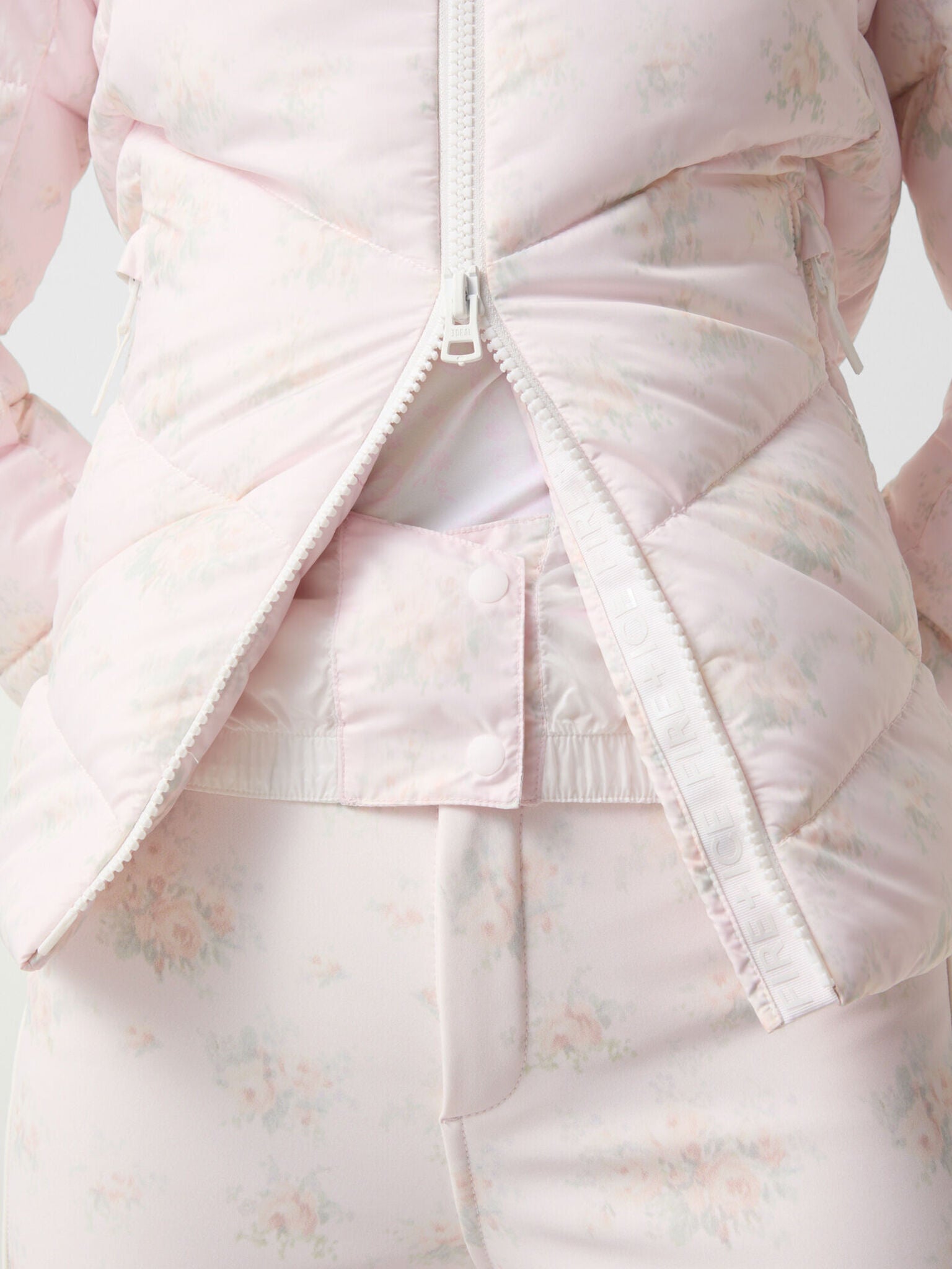 3480-1382x692SHRINKINGVIOLET-alt4