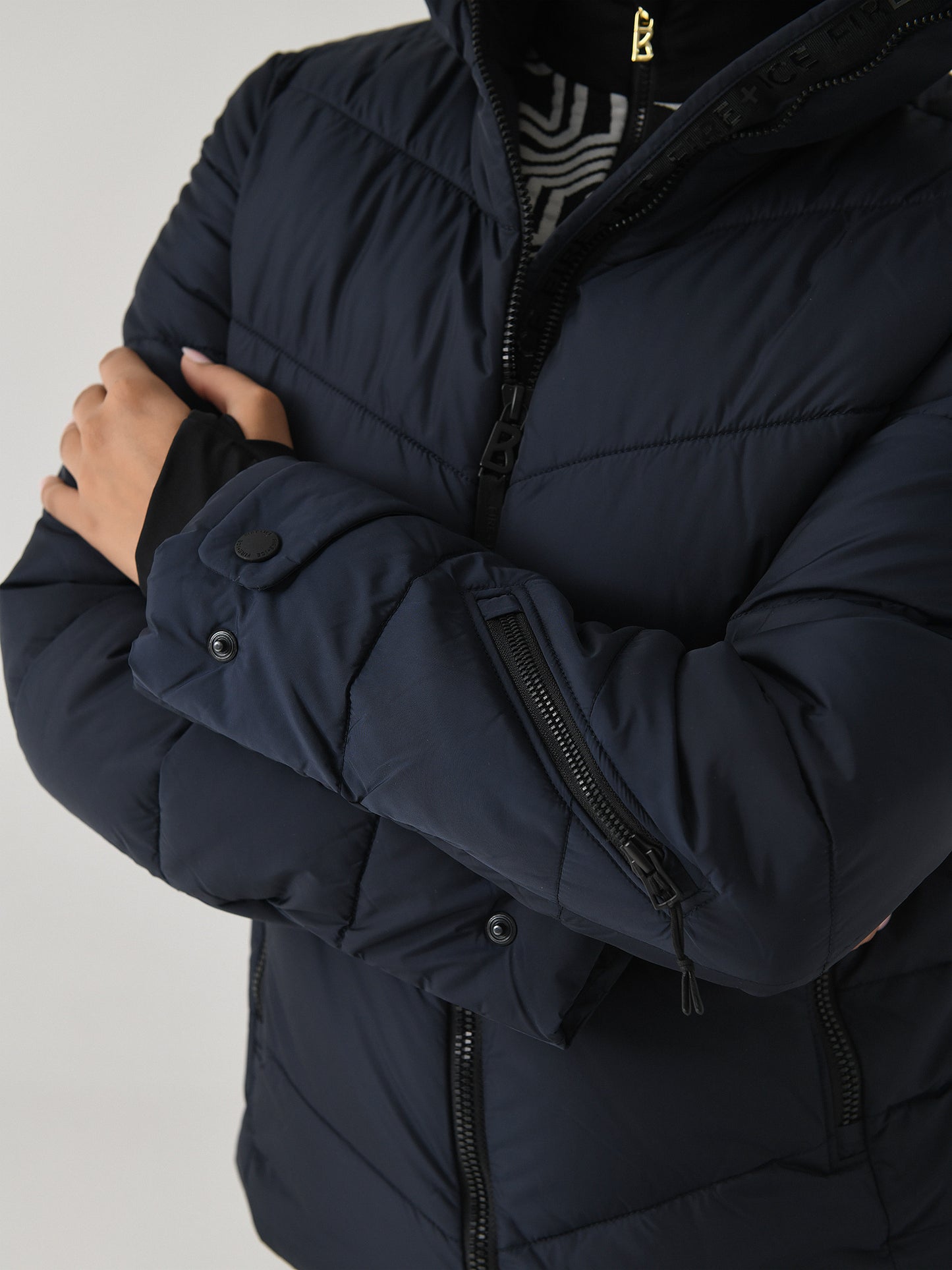 3480-8037x468DEEPESTNAVY-alt5