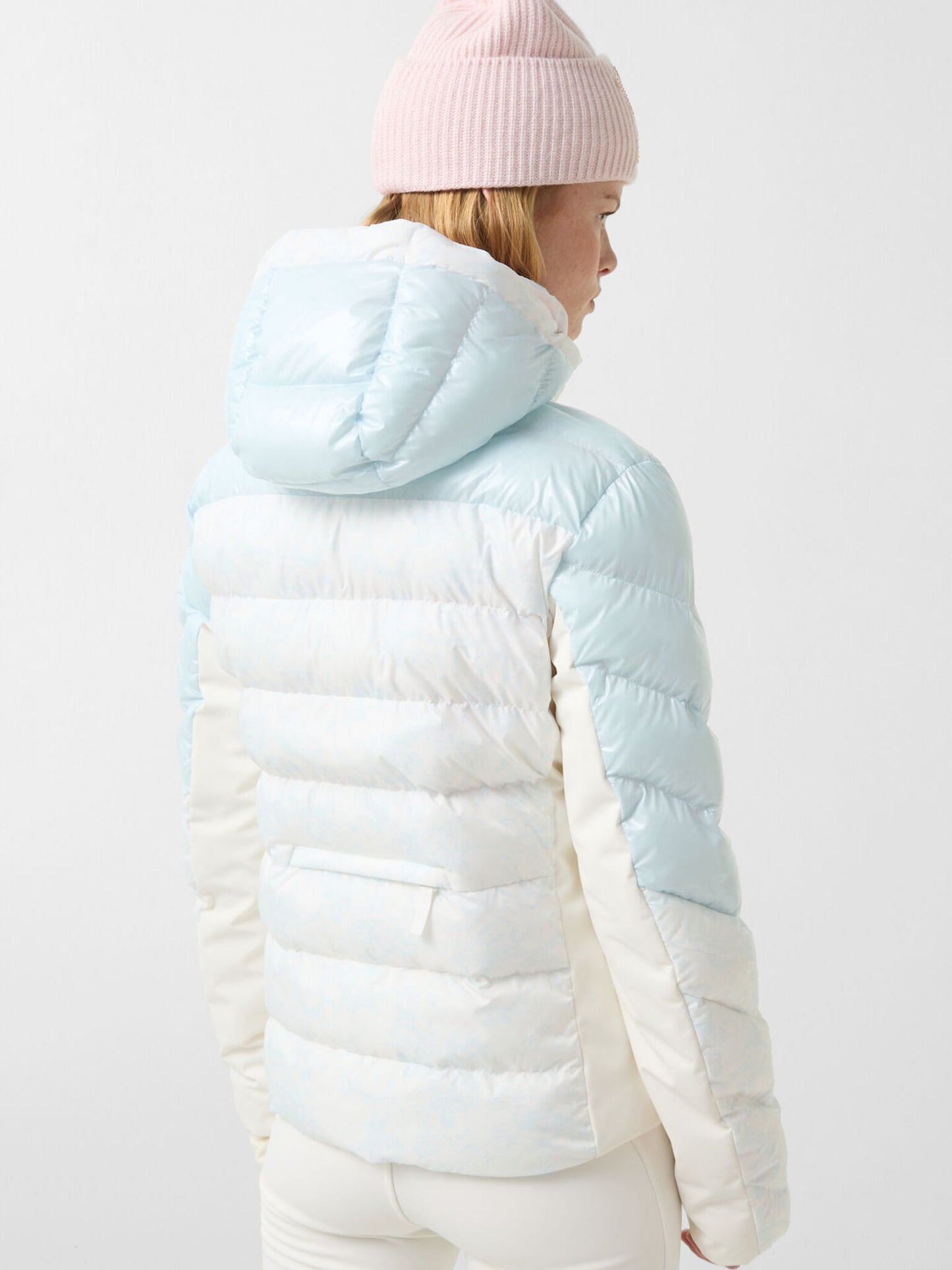 3484-1381x745OFFWHITE-alt1