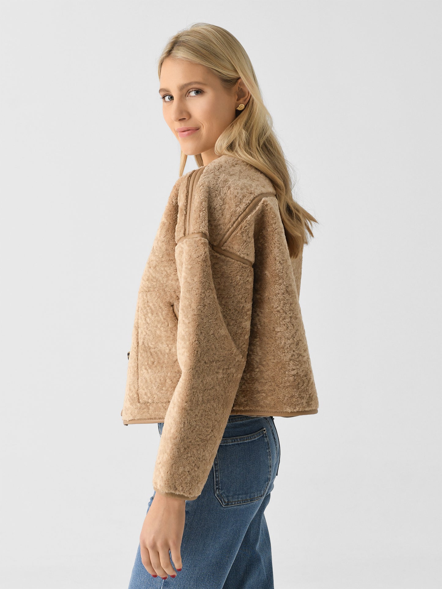 4HVA41-V03718xBISCUIT-alt2