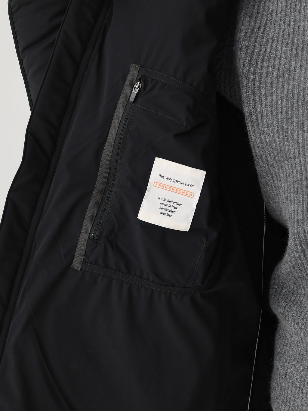 586691x010BLACK-alt5