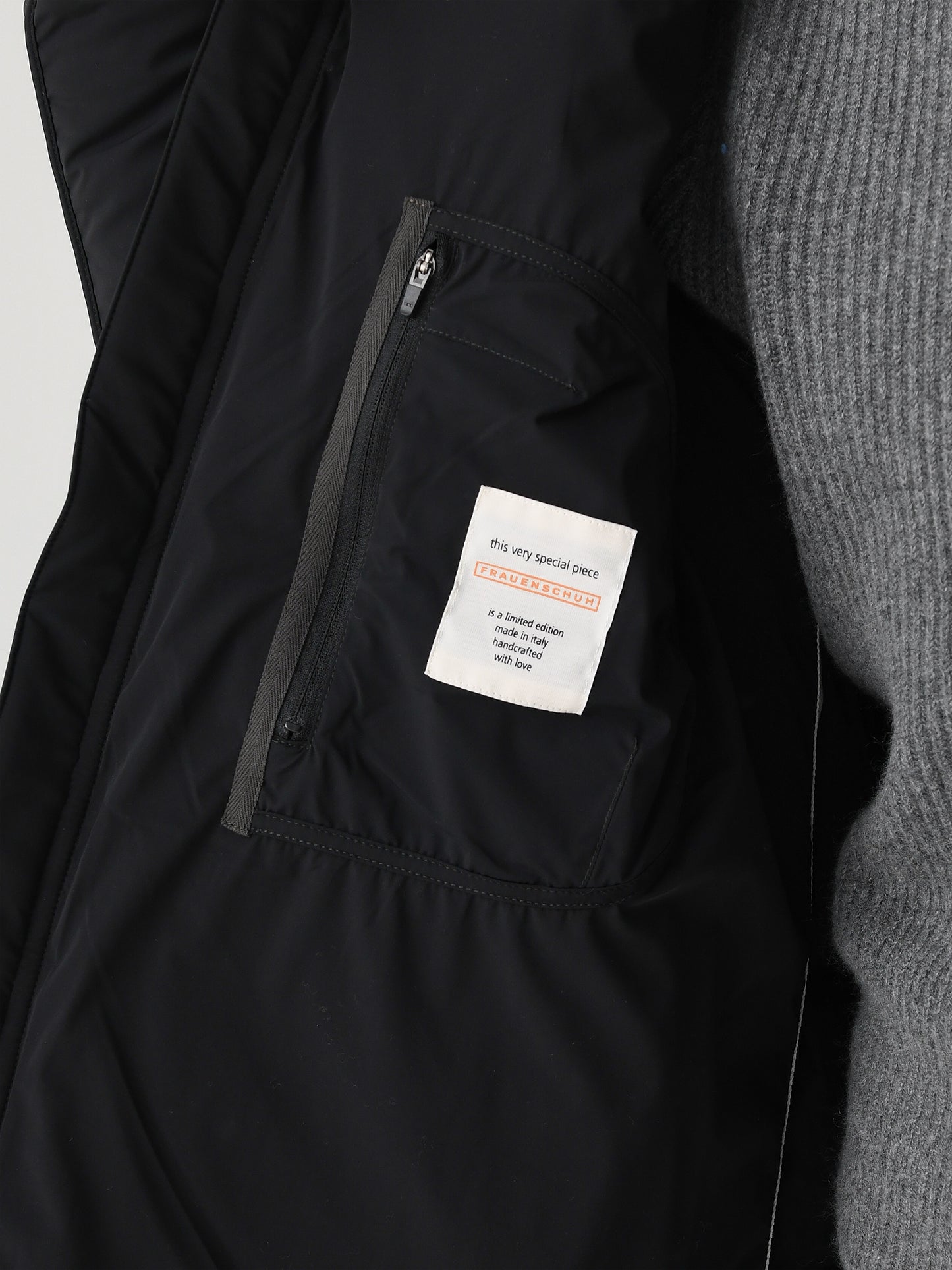 586691x010BLACK-alt5