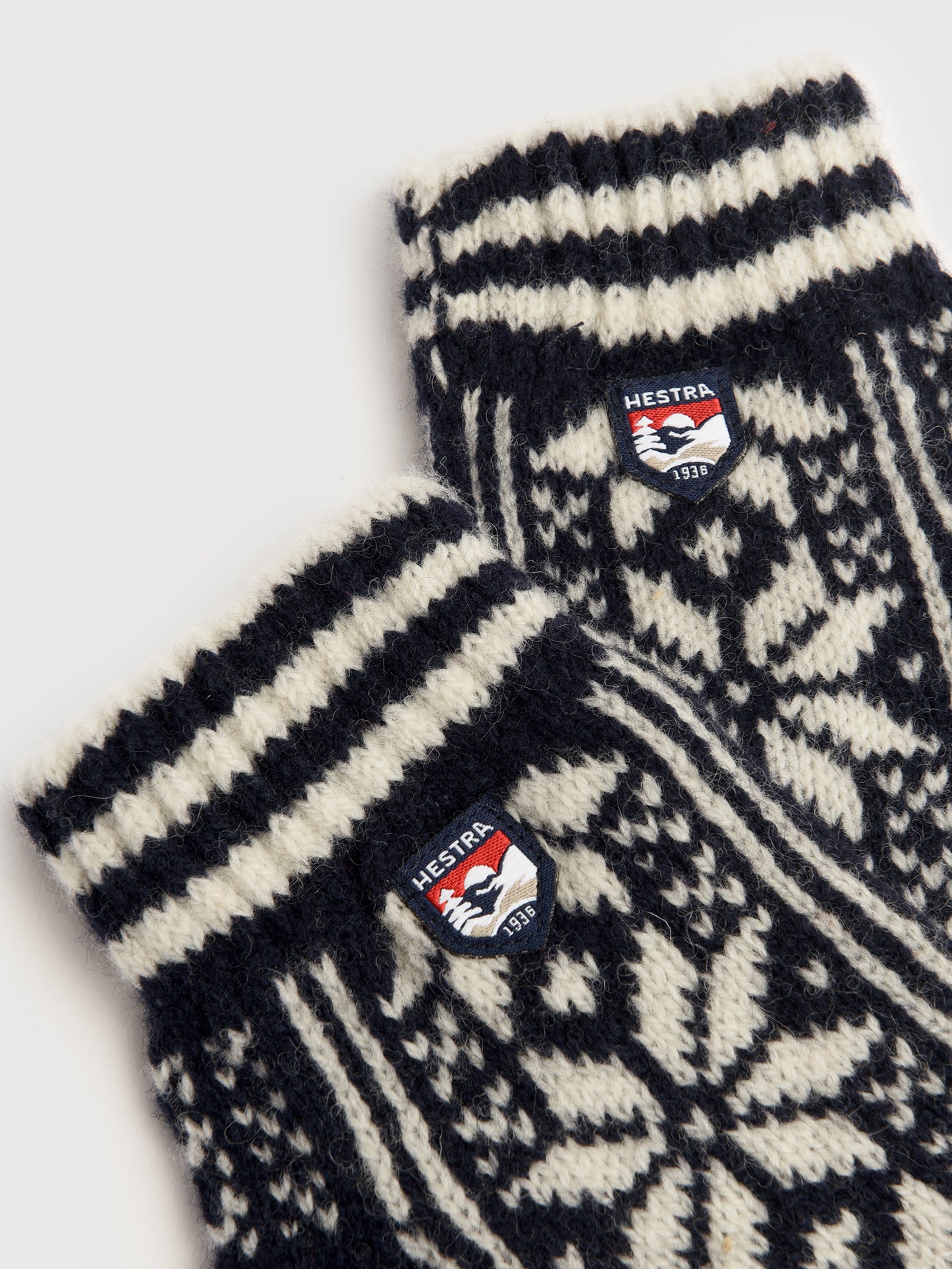 60591xNAVYOFFWHITE-alt1