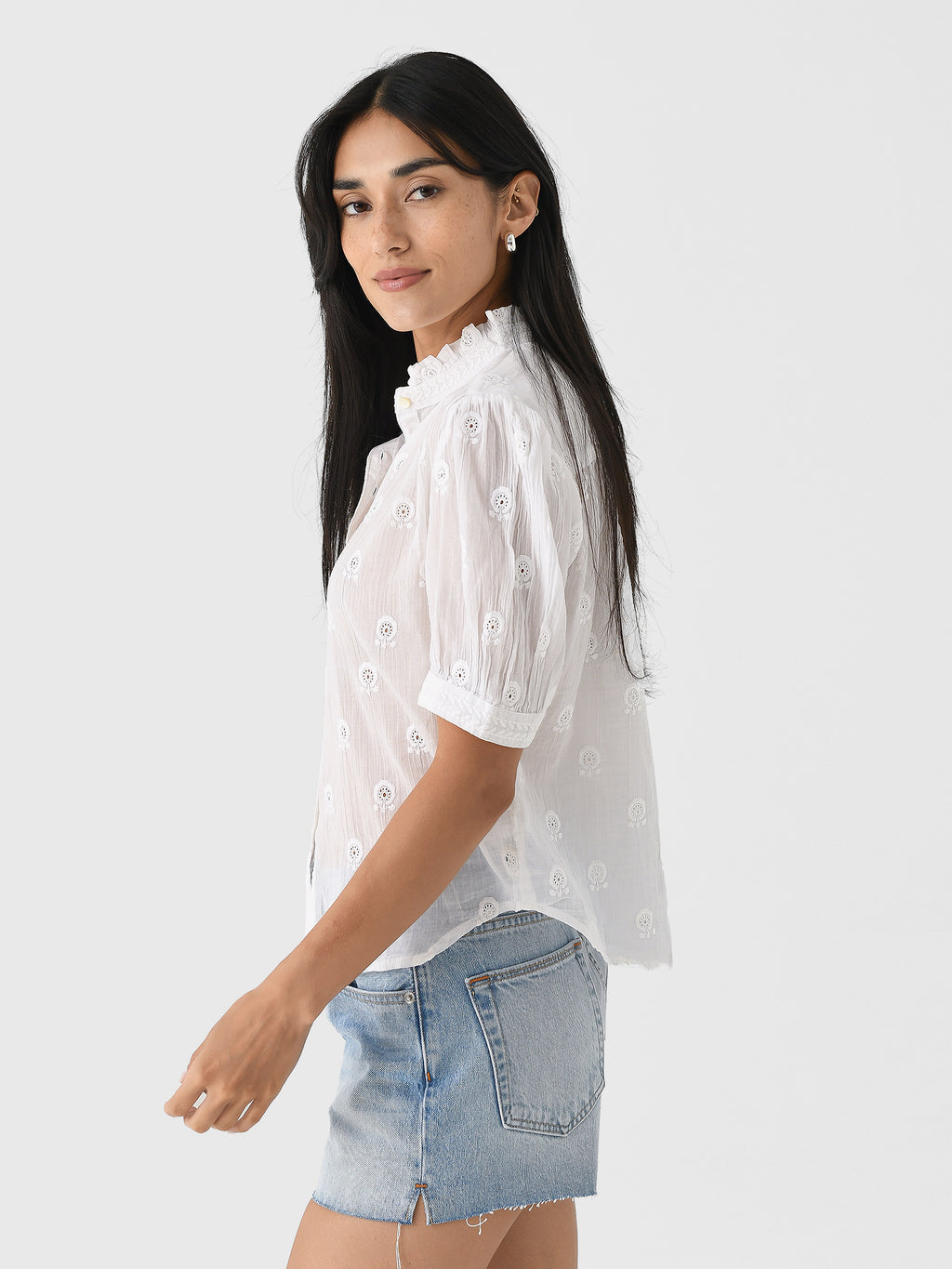 647902xWHITE-alt2