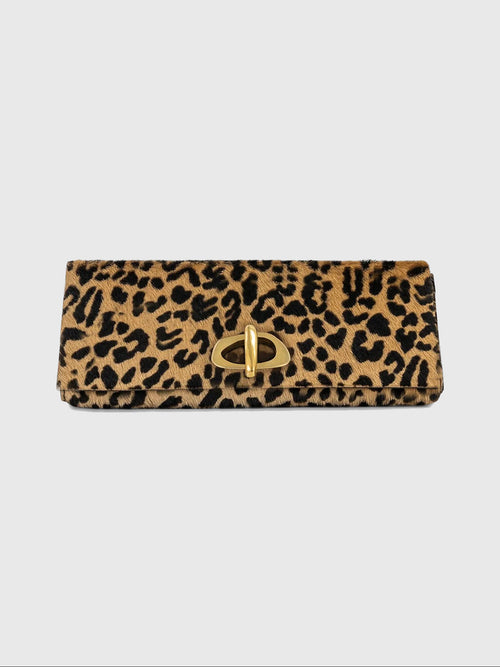 Amanu The Tanzania Clutch