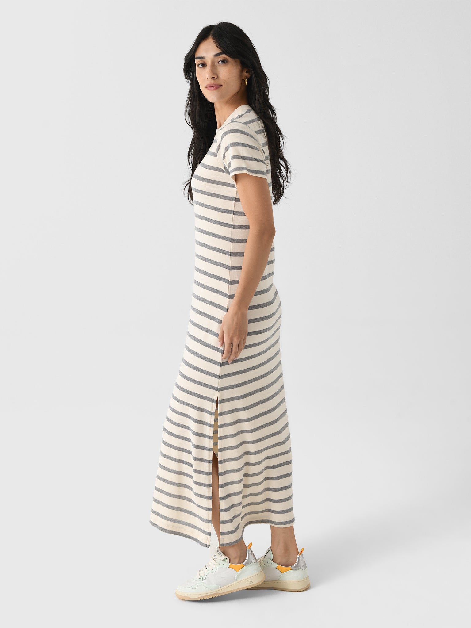 9375-1667xCAMPANULASTRIPE-alt1