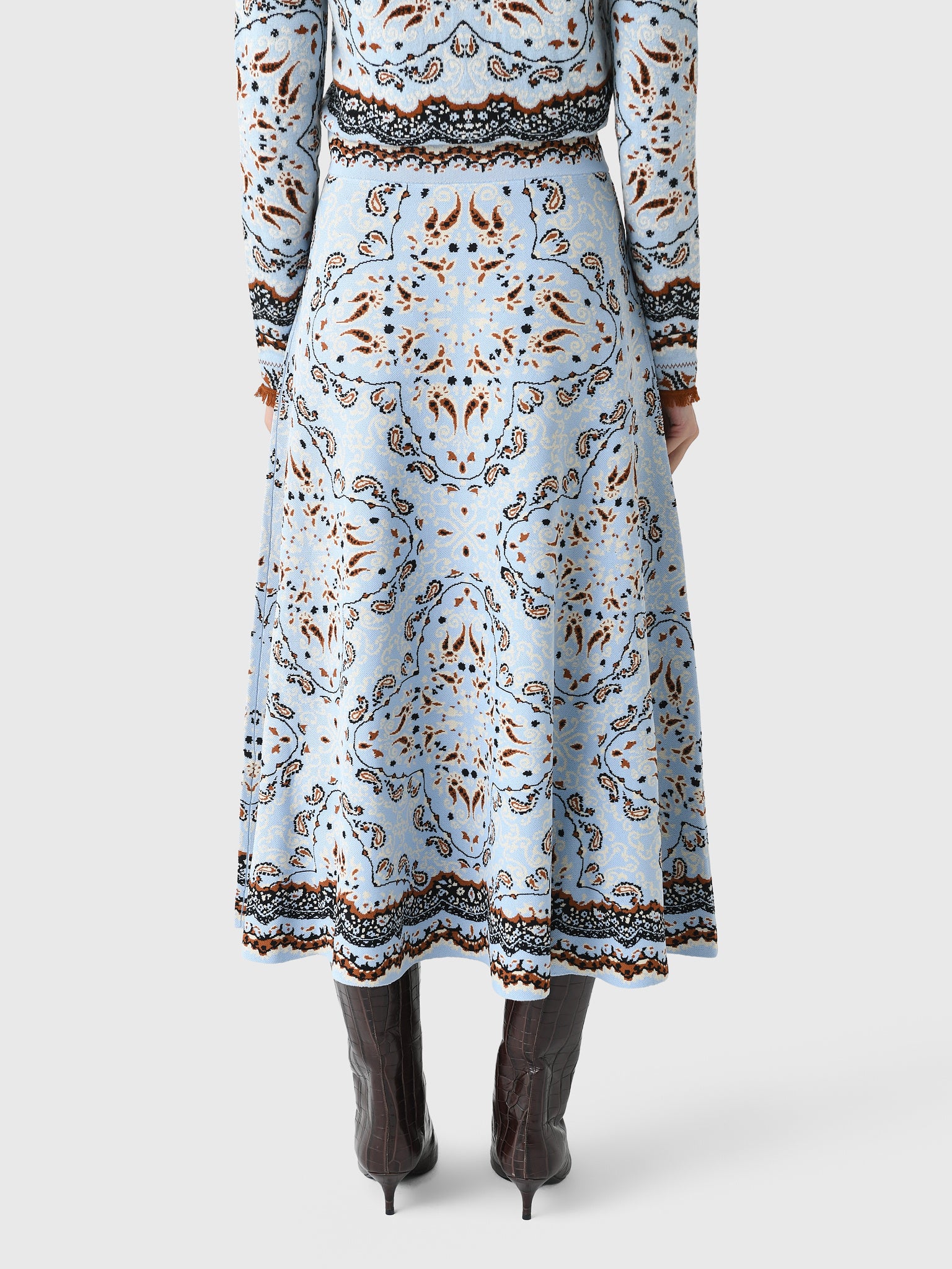 963_xPAISLEYSCARF-alt3