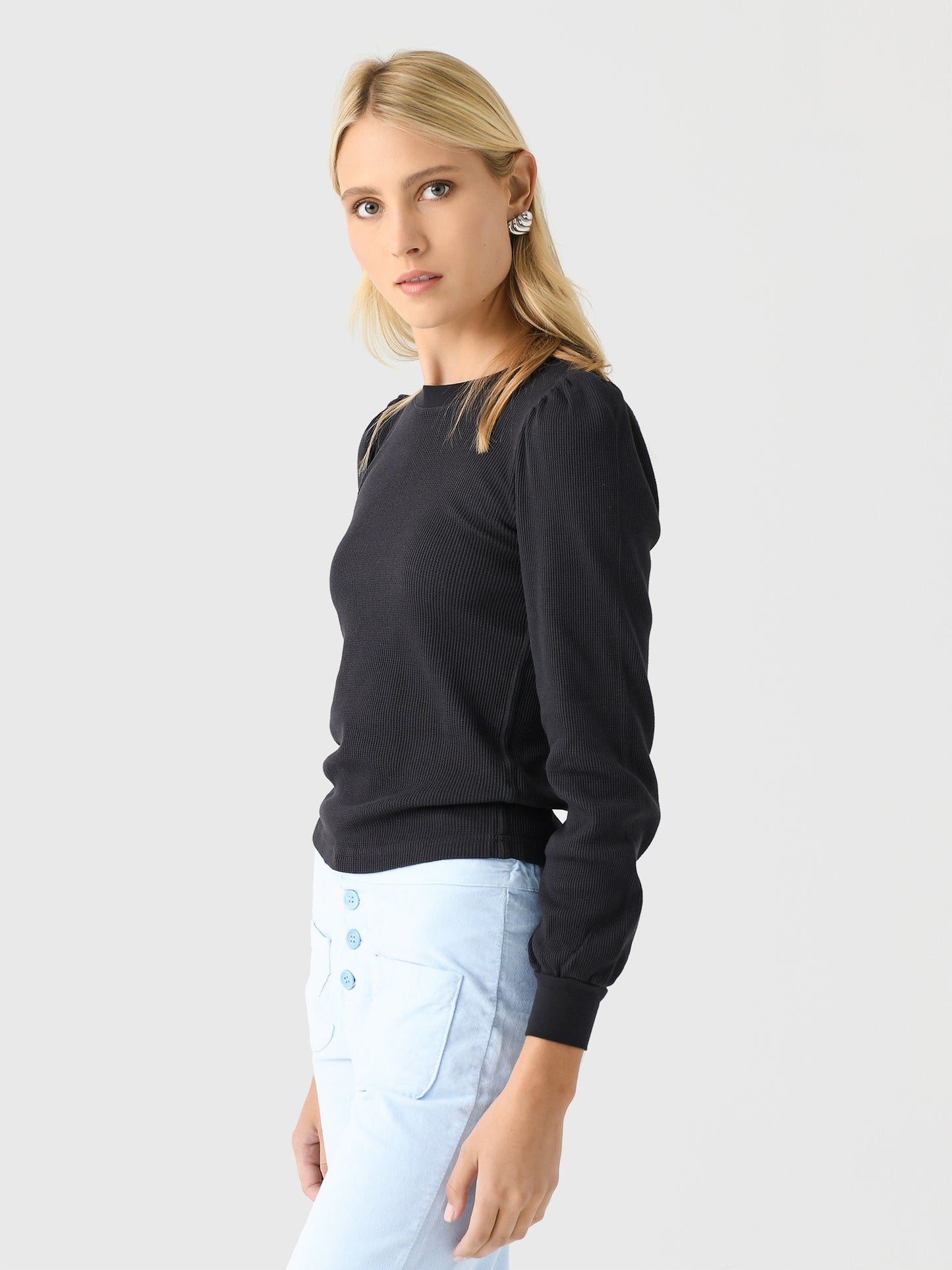 A136617xVINTAGEBLACK-alt2