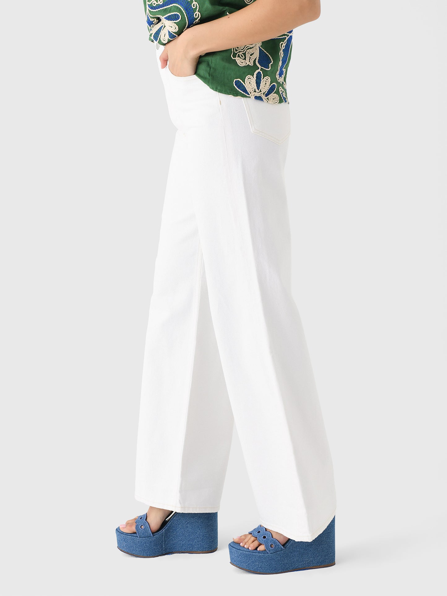 A198B-1183xMILKSHAKE-alt2