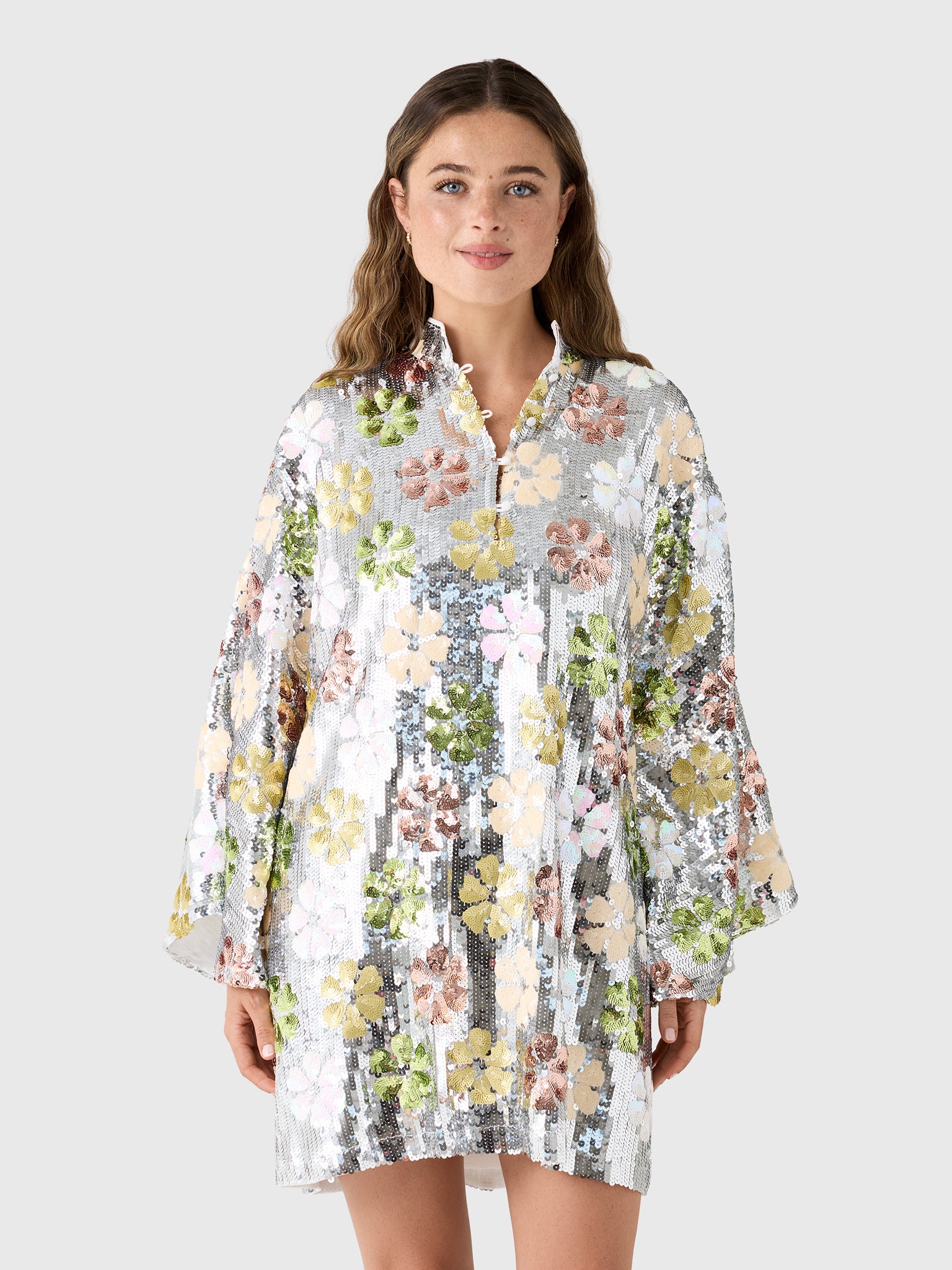 La Vie Women's Sequin Silver Mod Flower Mini Caftan - Saint Bernard