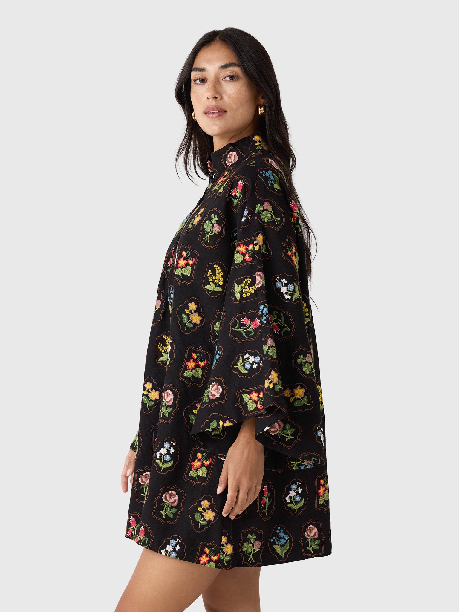La Vie Women's Embroidered Garden Mini Caftan - Saint Bernard