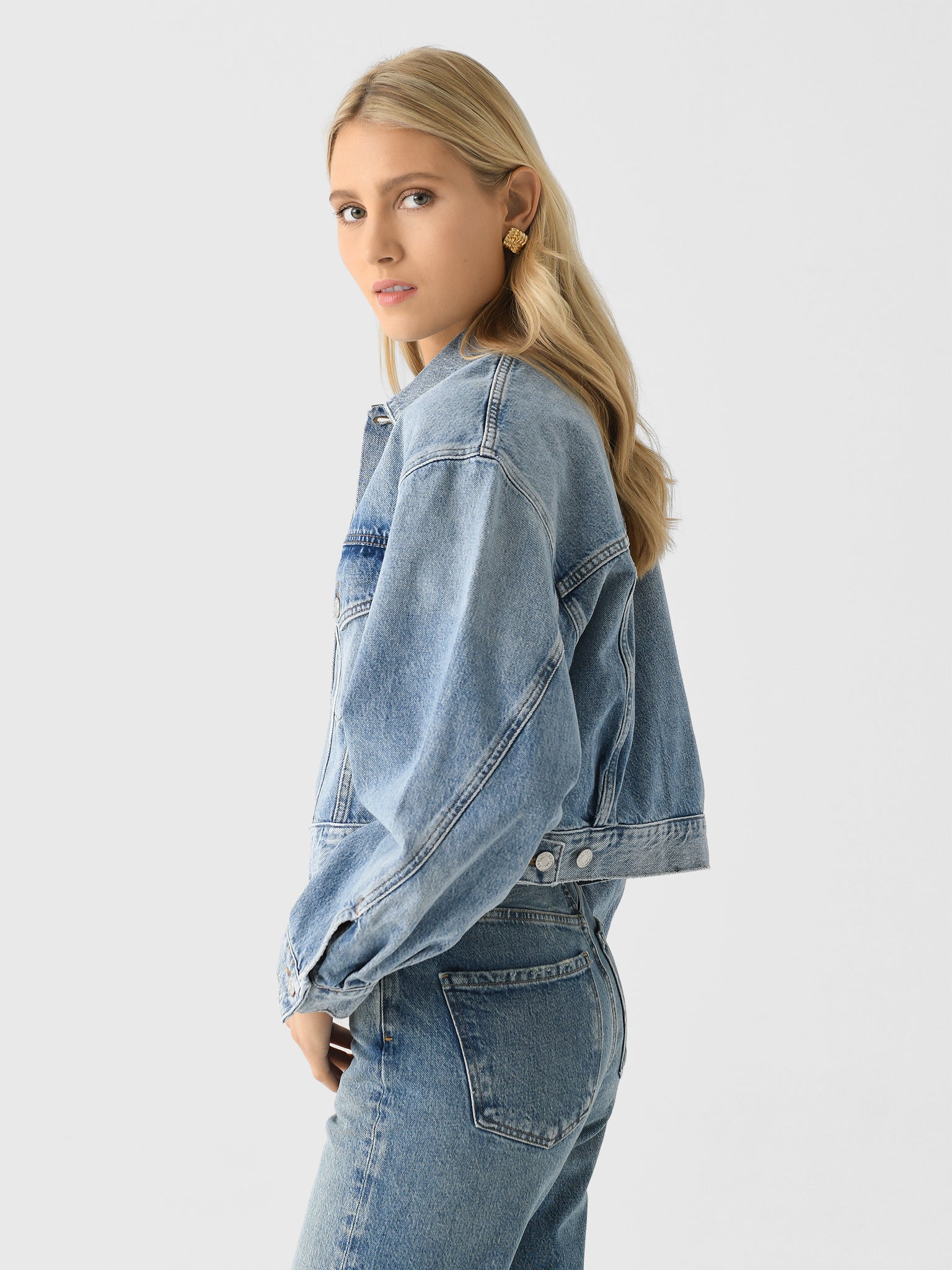 A5047-1601xSPACE-alt2