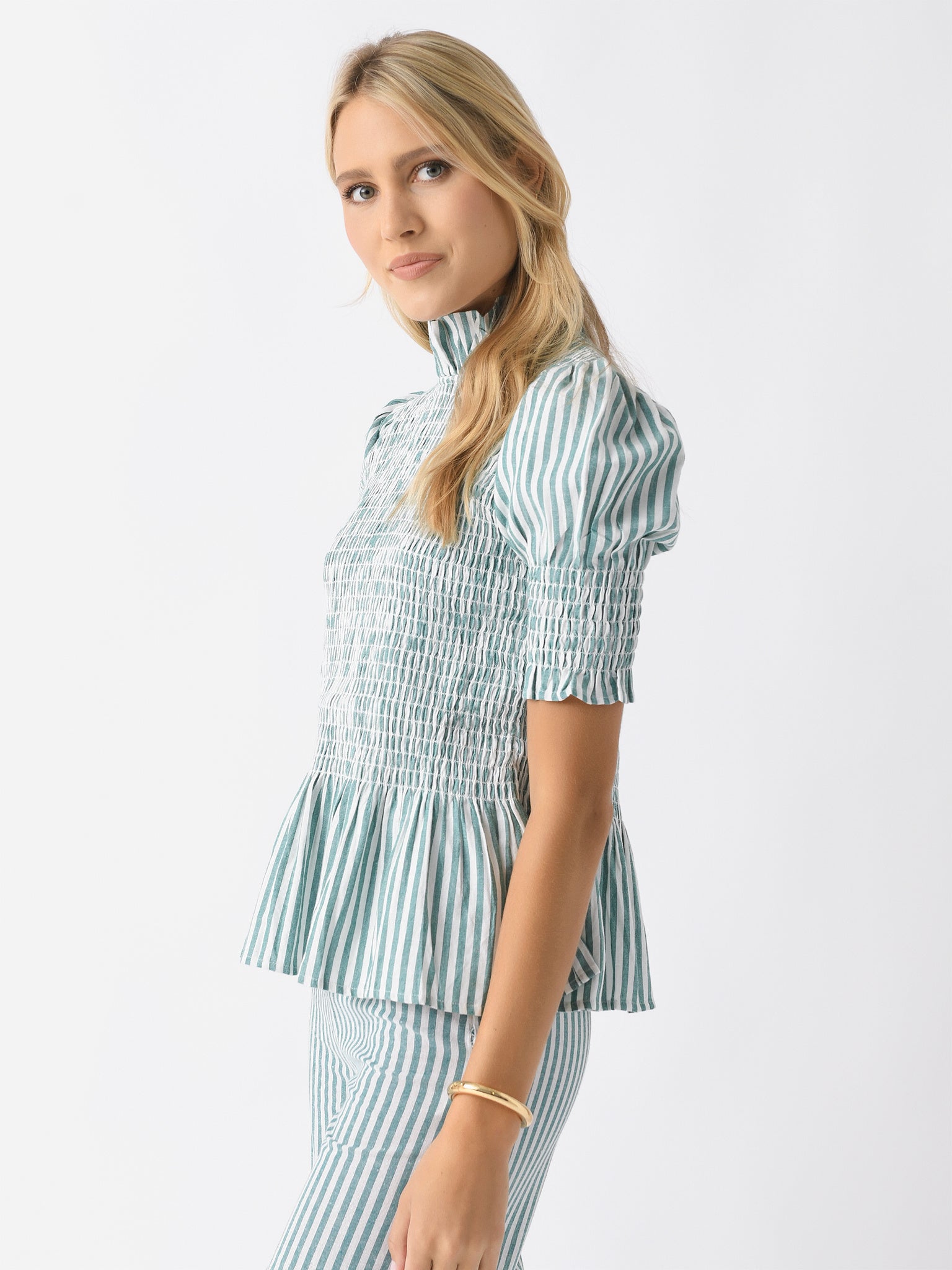 ALERIASHORTSLEEVESxGREENSTRIPES-alt2