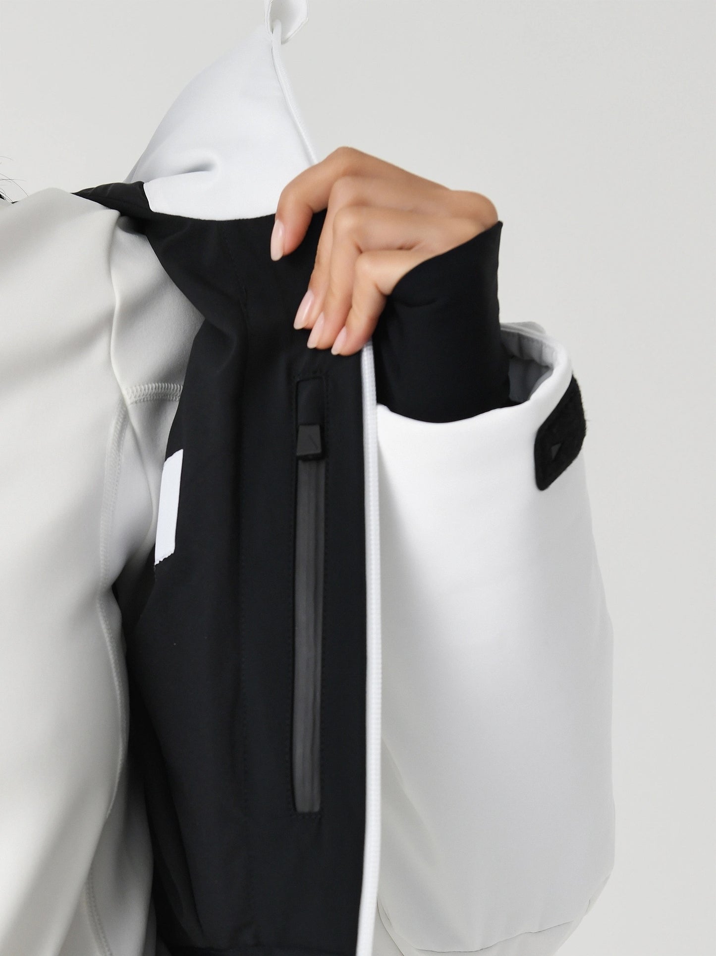 AMW40063BxCLOUDWHITE-alt4