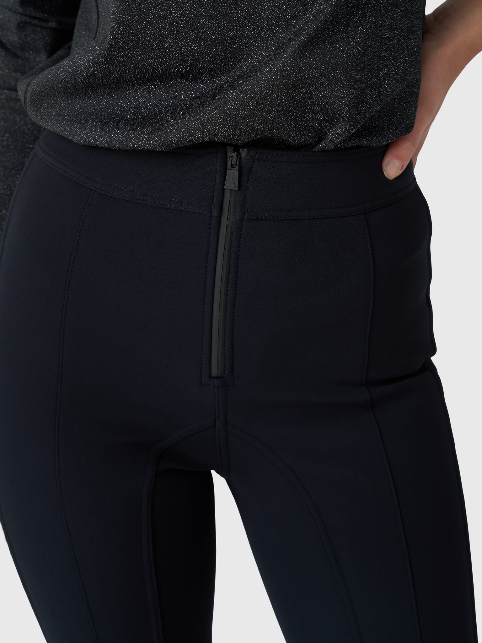 AMW40067BxNEWSPACEBLACK-alt5
