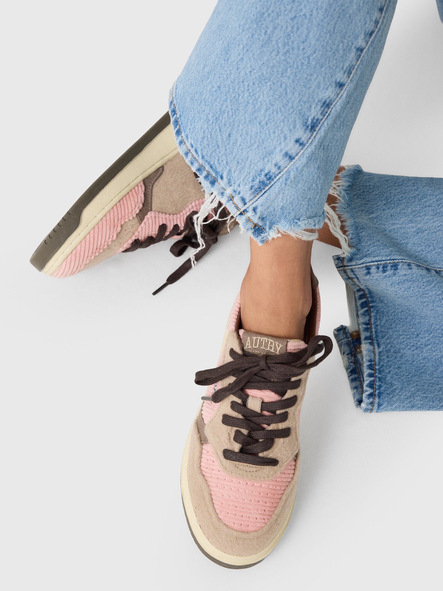 Autry Women's Medalist Low Sneaker - Saint Bernard