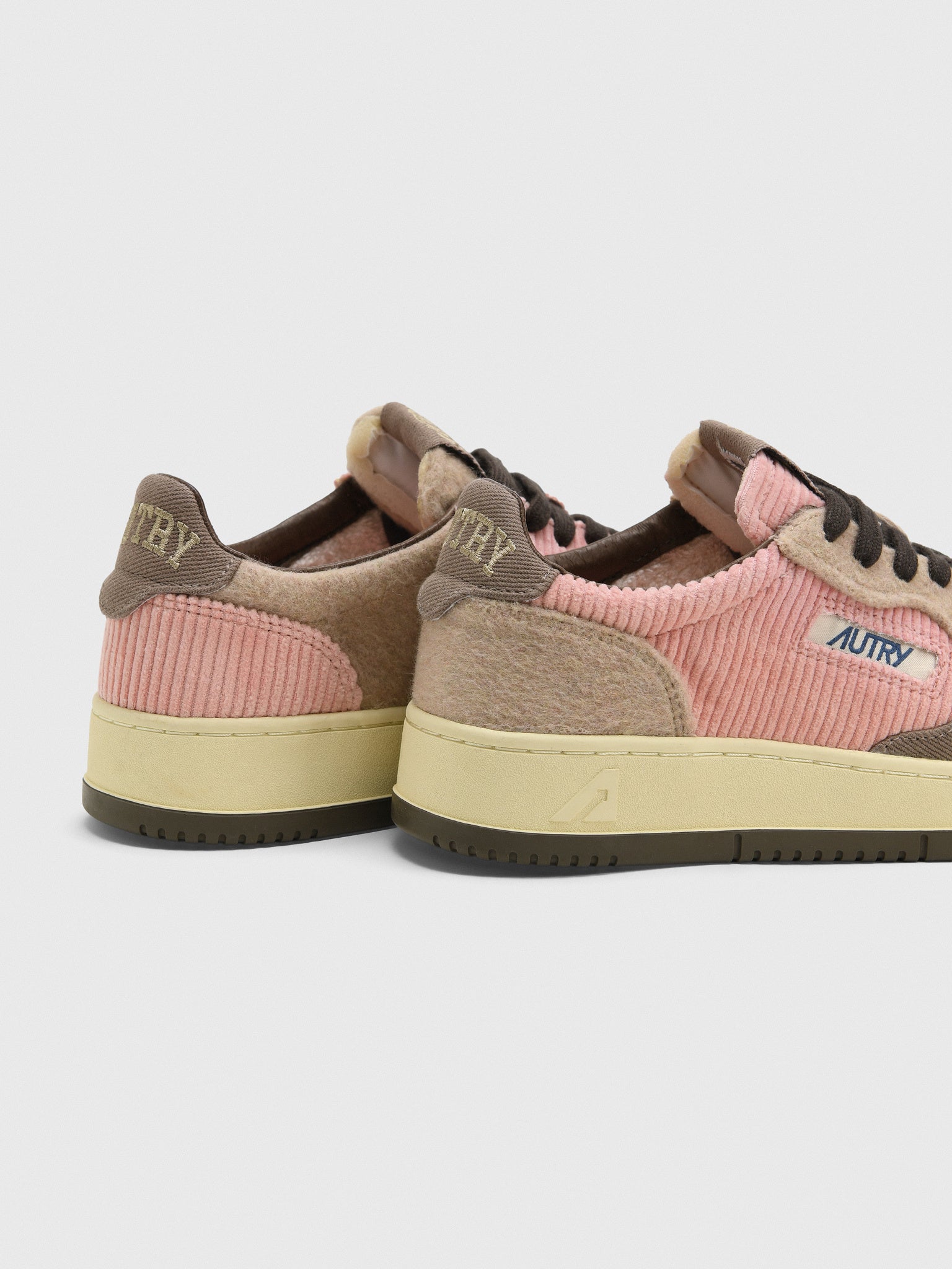 Autry Women's Medalist Low Sneaker - Saint Bernard