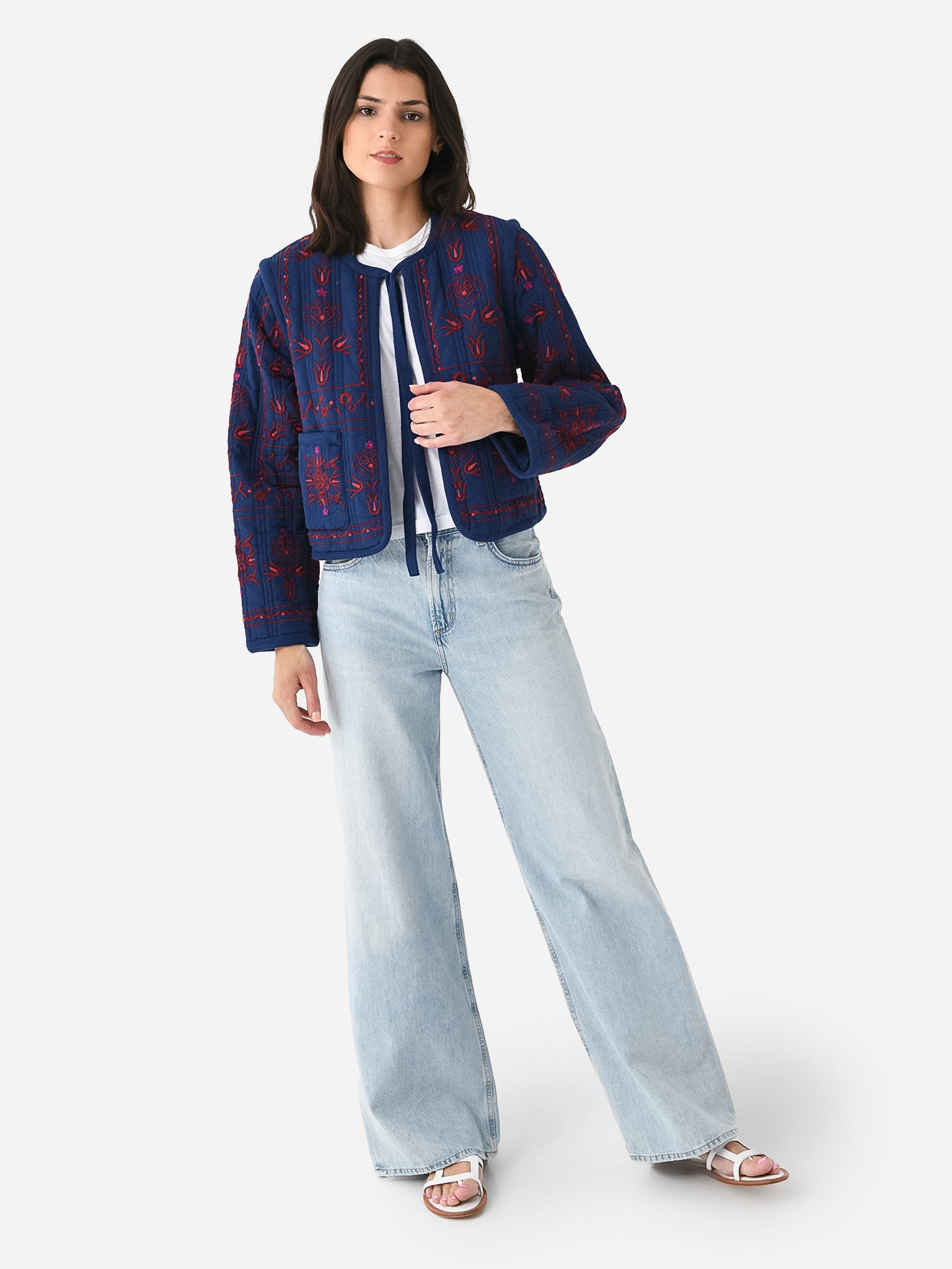 AW23-056xNAVY-alt1