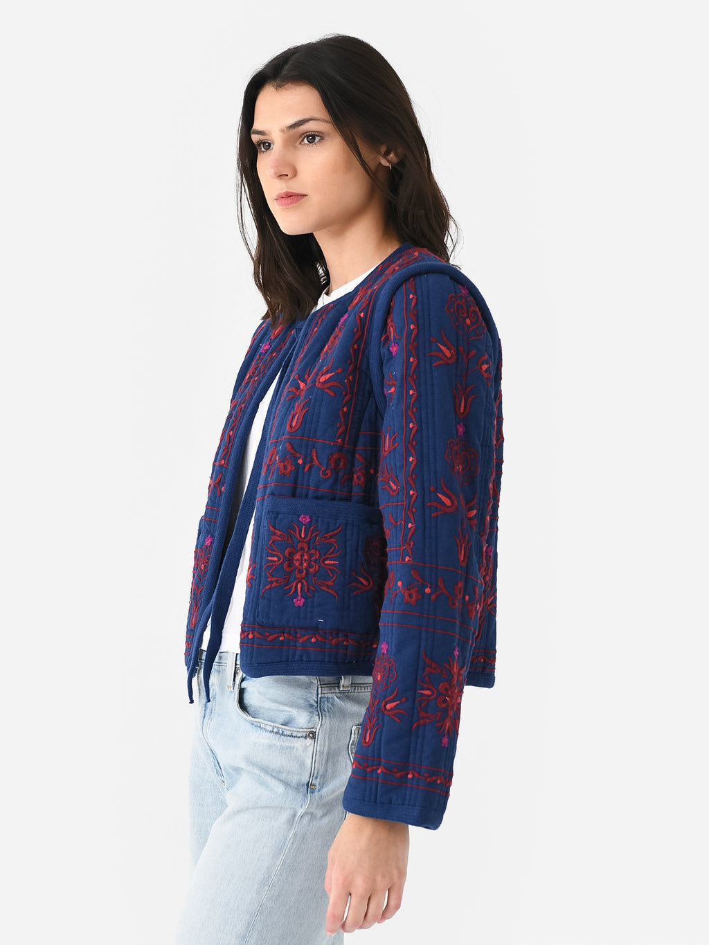 AW23-056xNAVY-alt2