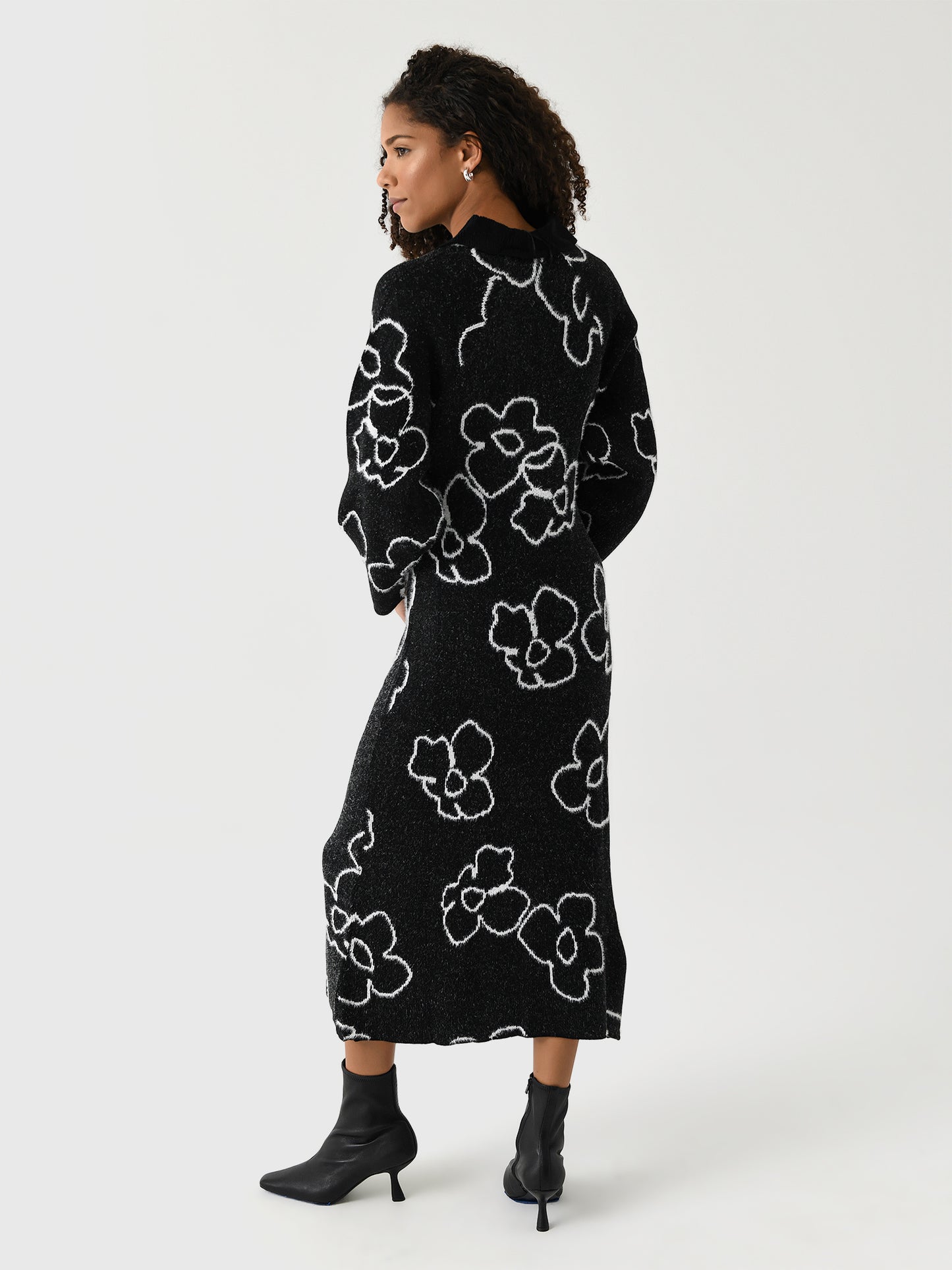 AW24-014_xBLACK-alt2