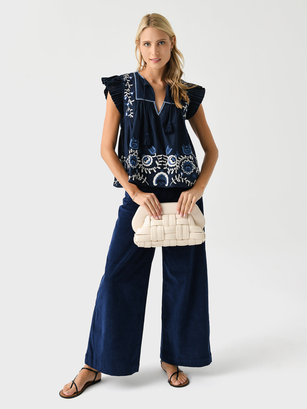 AW24-023xNAVY-alt1