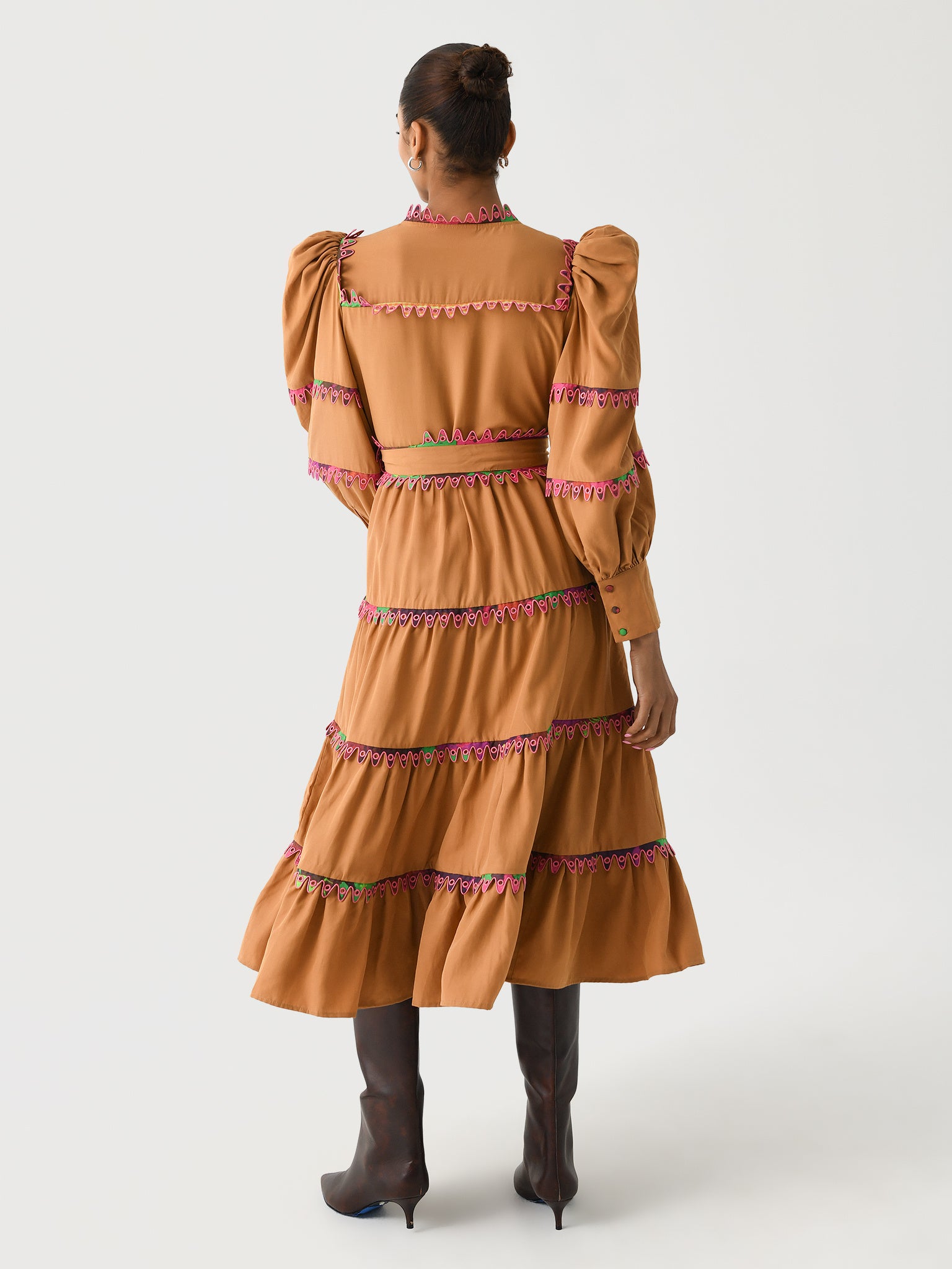 AW24-CB-D06xSAND-alt2