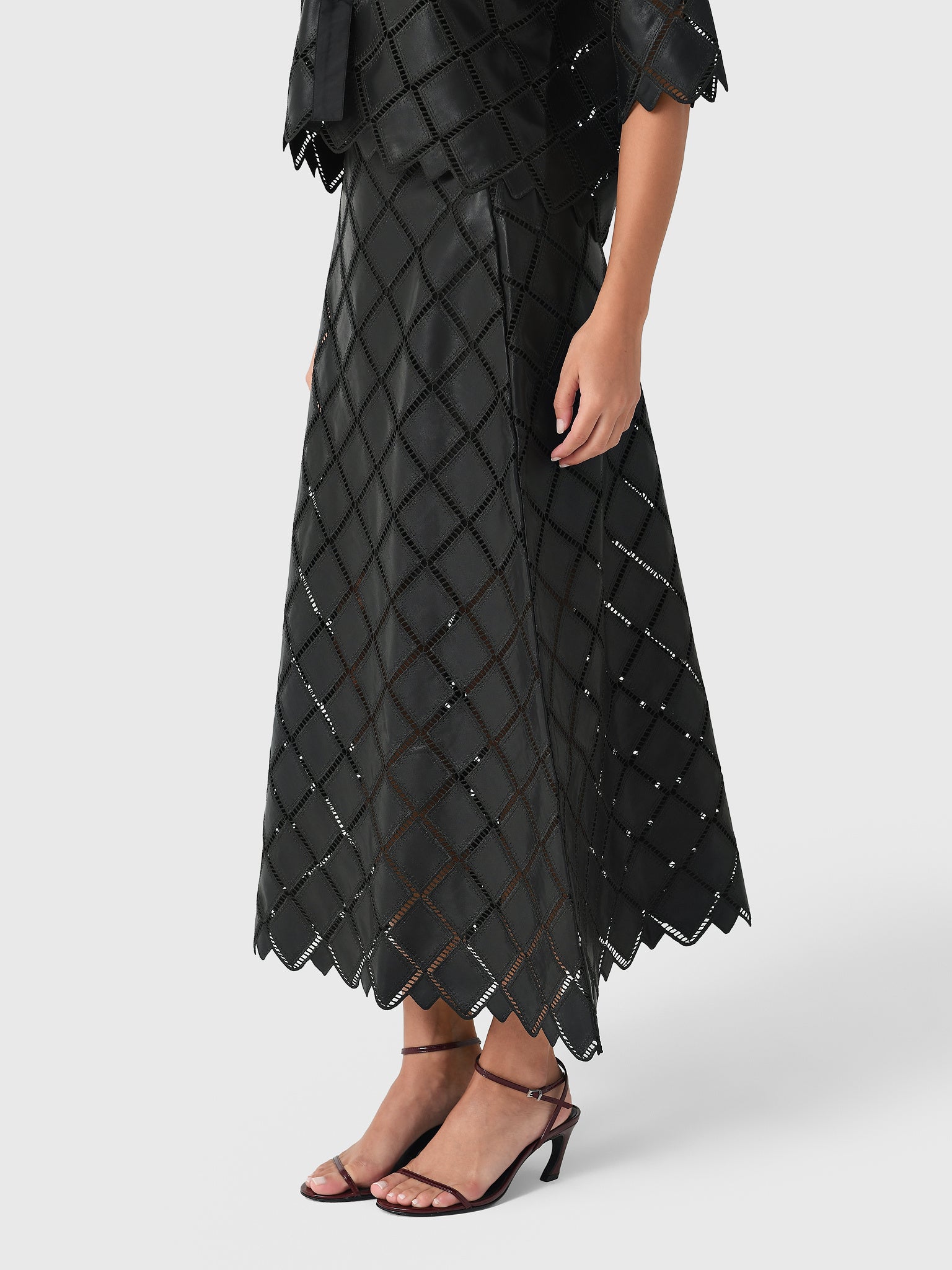 AW25_024xONYX-alt3