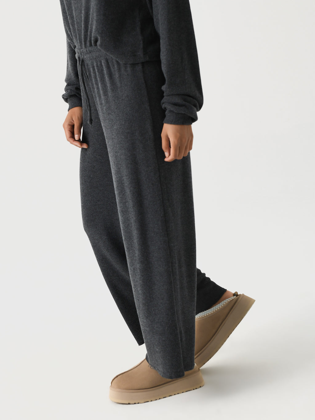 B73-cloverxVINTAGEBLACK-alt2