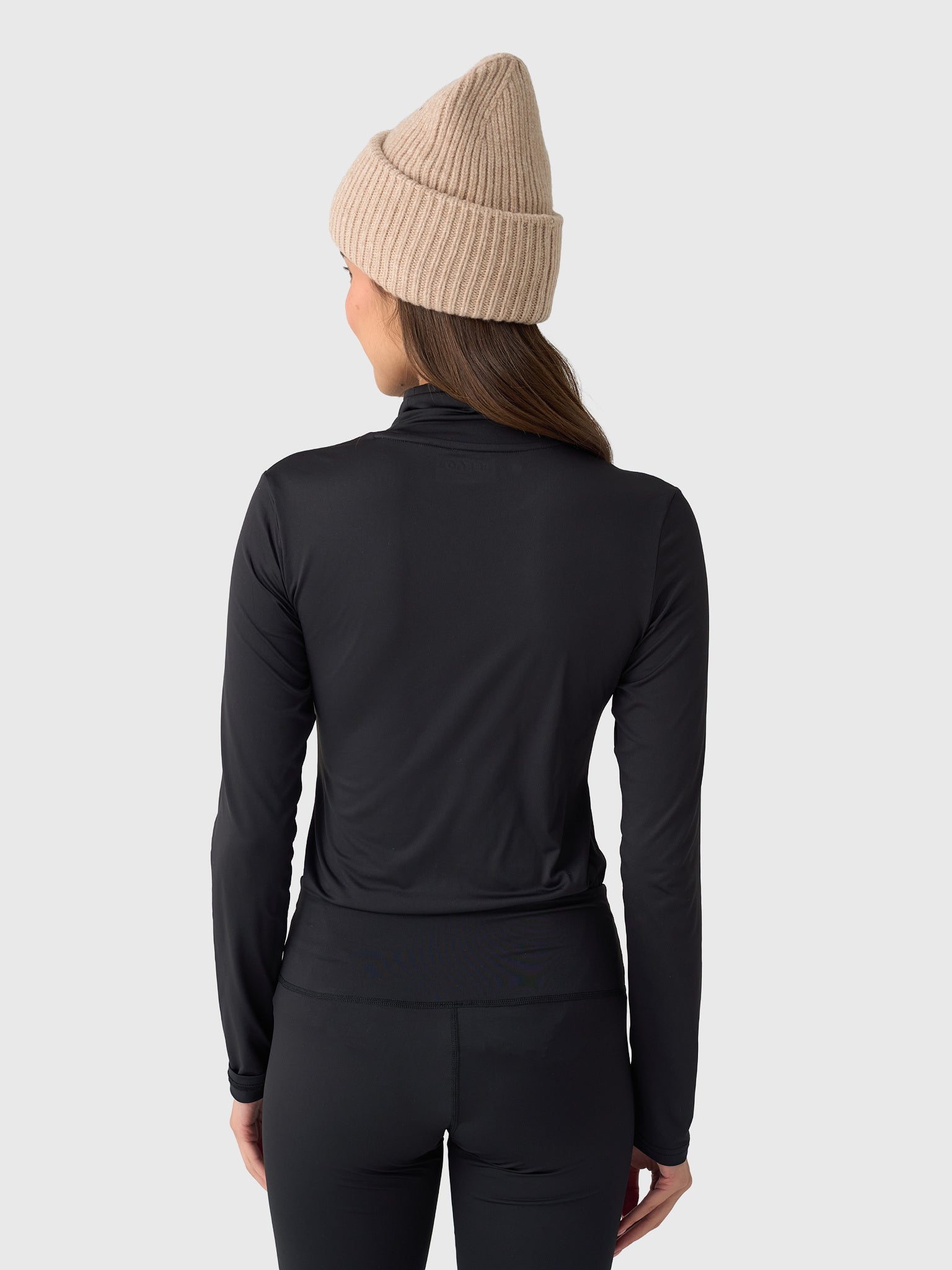 BARELY BASE TOPxBLACK-alt2