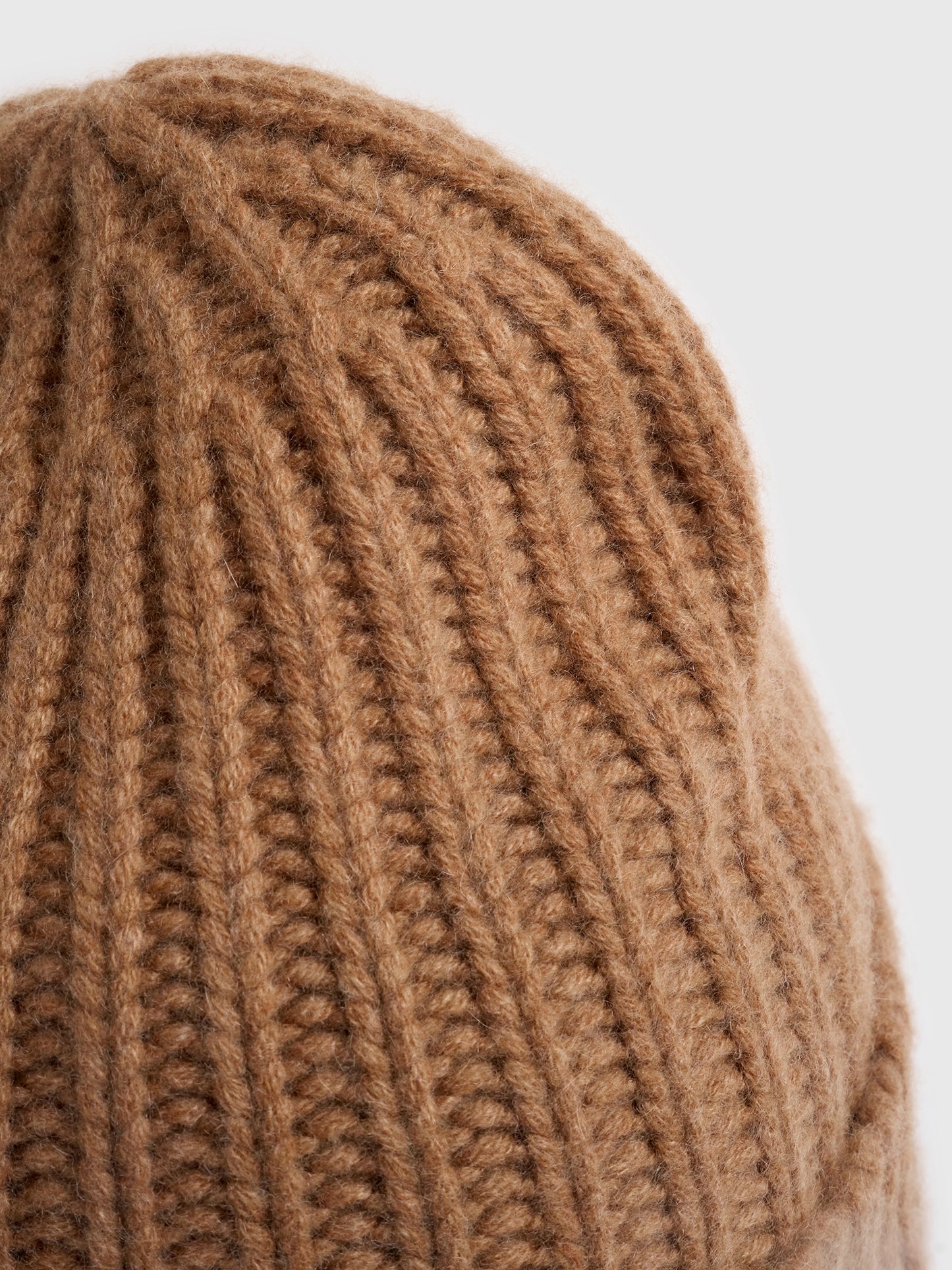 BEANIE EMMAxHAYSTACK-alt2