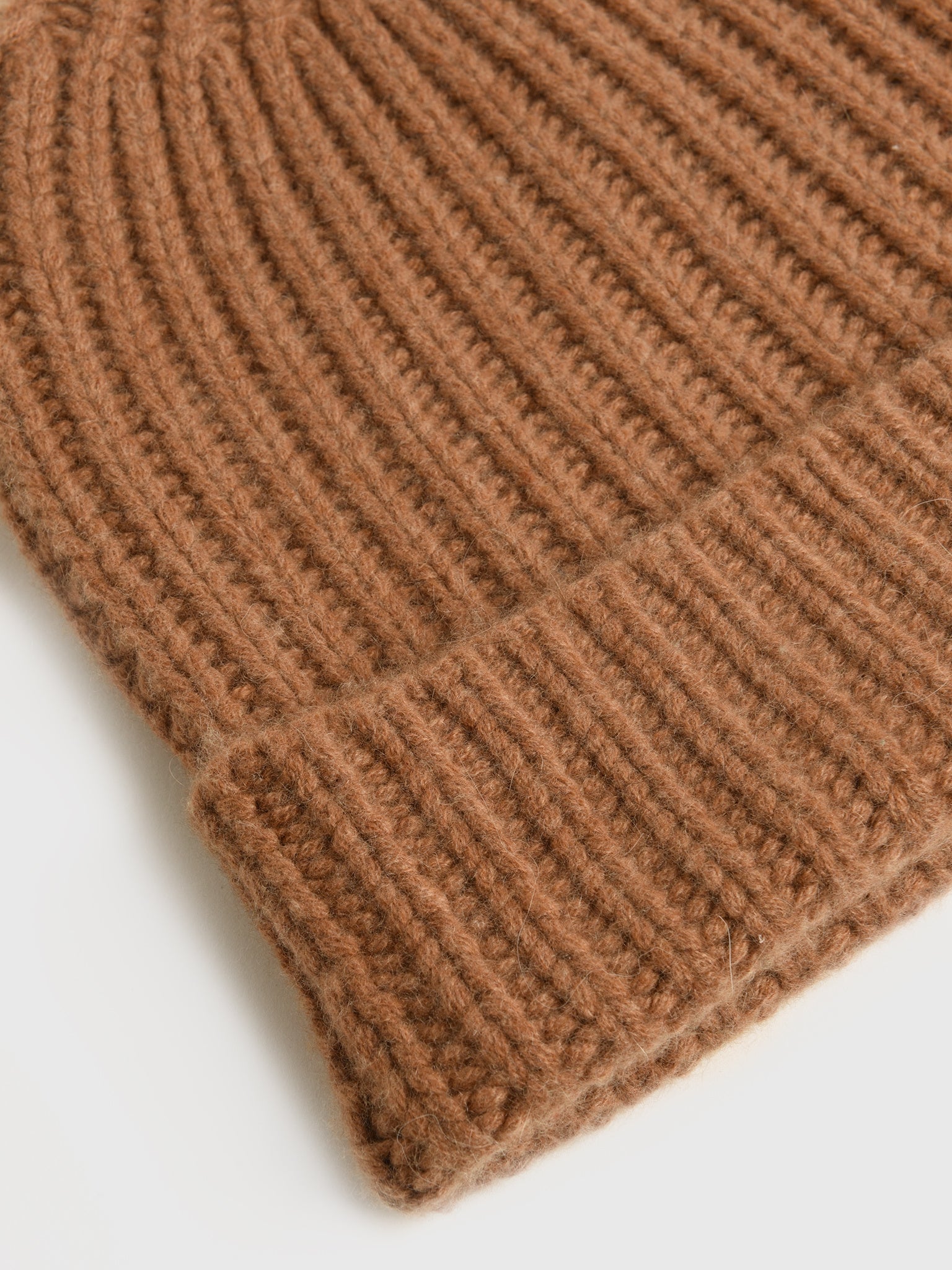 BEANIE EMMAxHAYSTACK-alt3