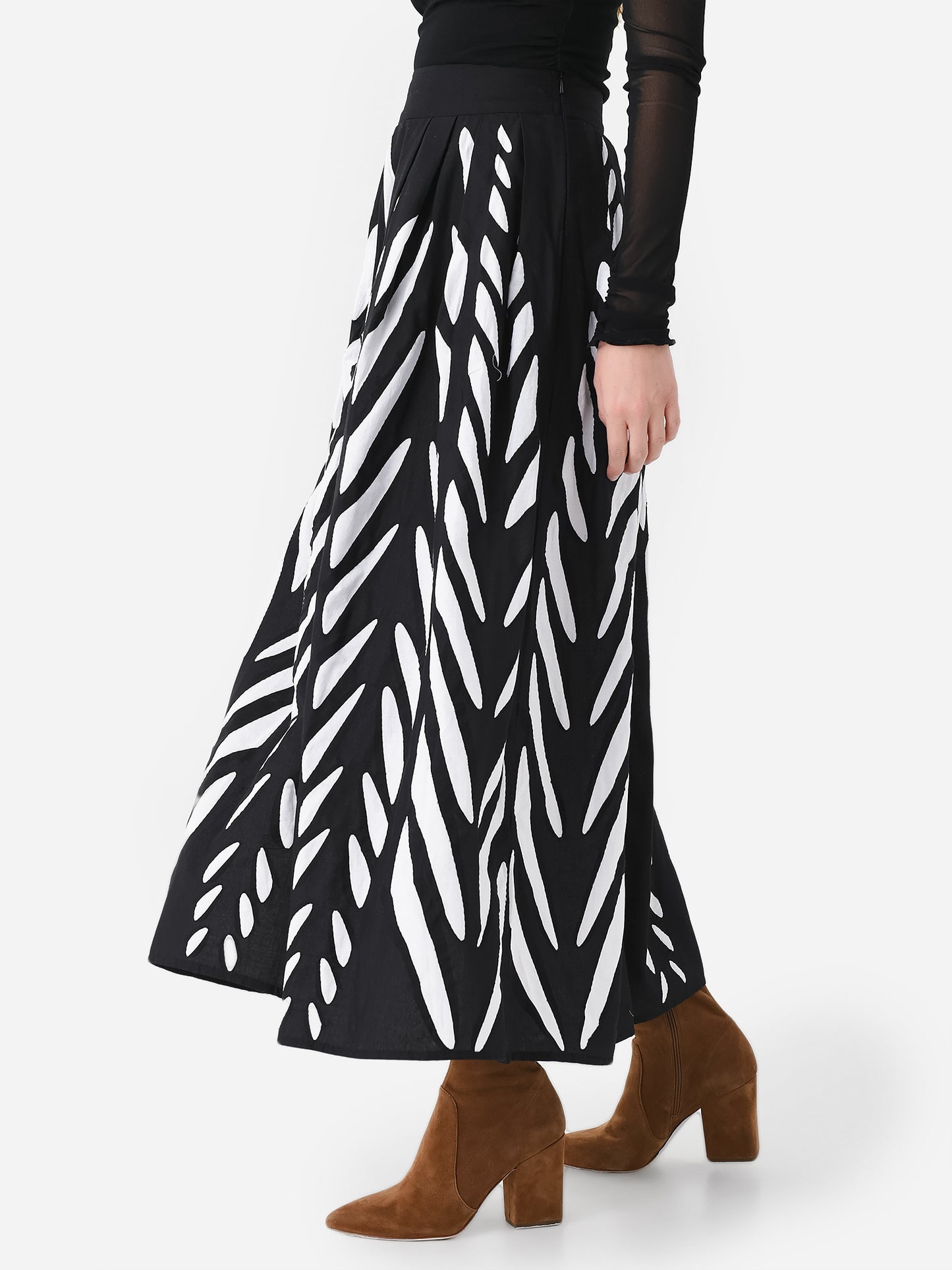 BFA23SKC107xBLACKWHITE-alt2