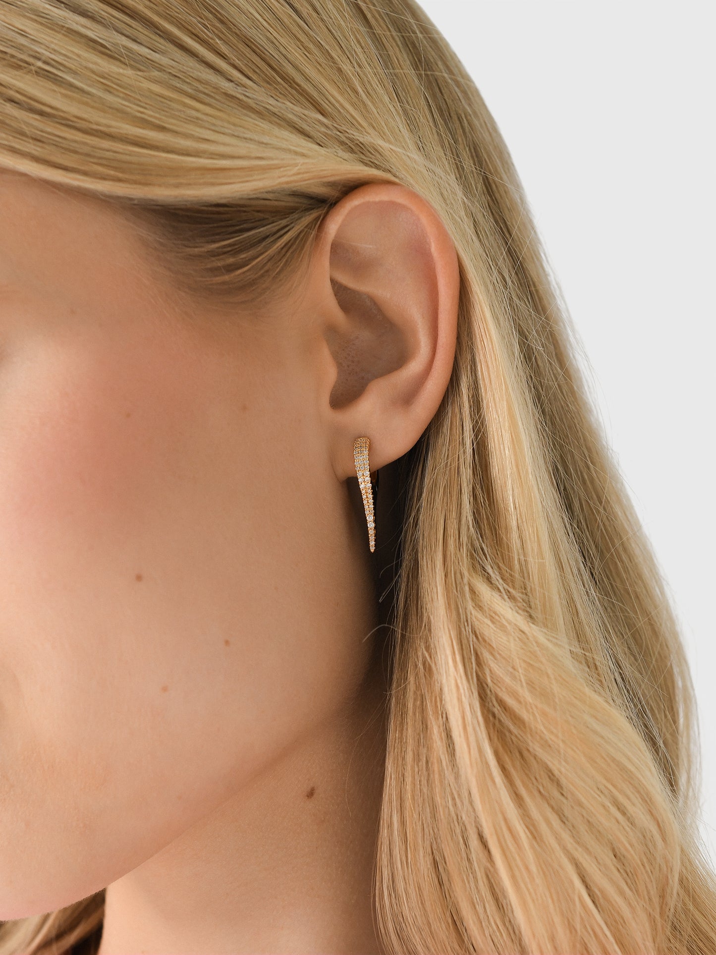 BLACKCATENERGYxGOLD-alt1