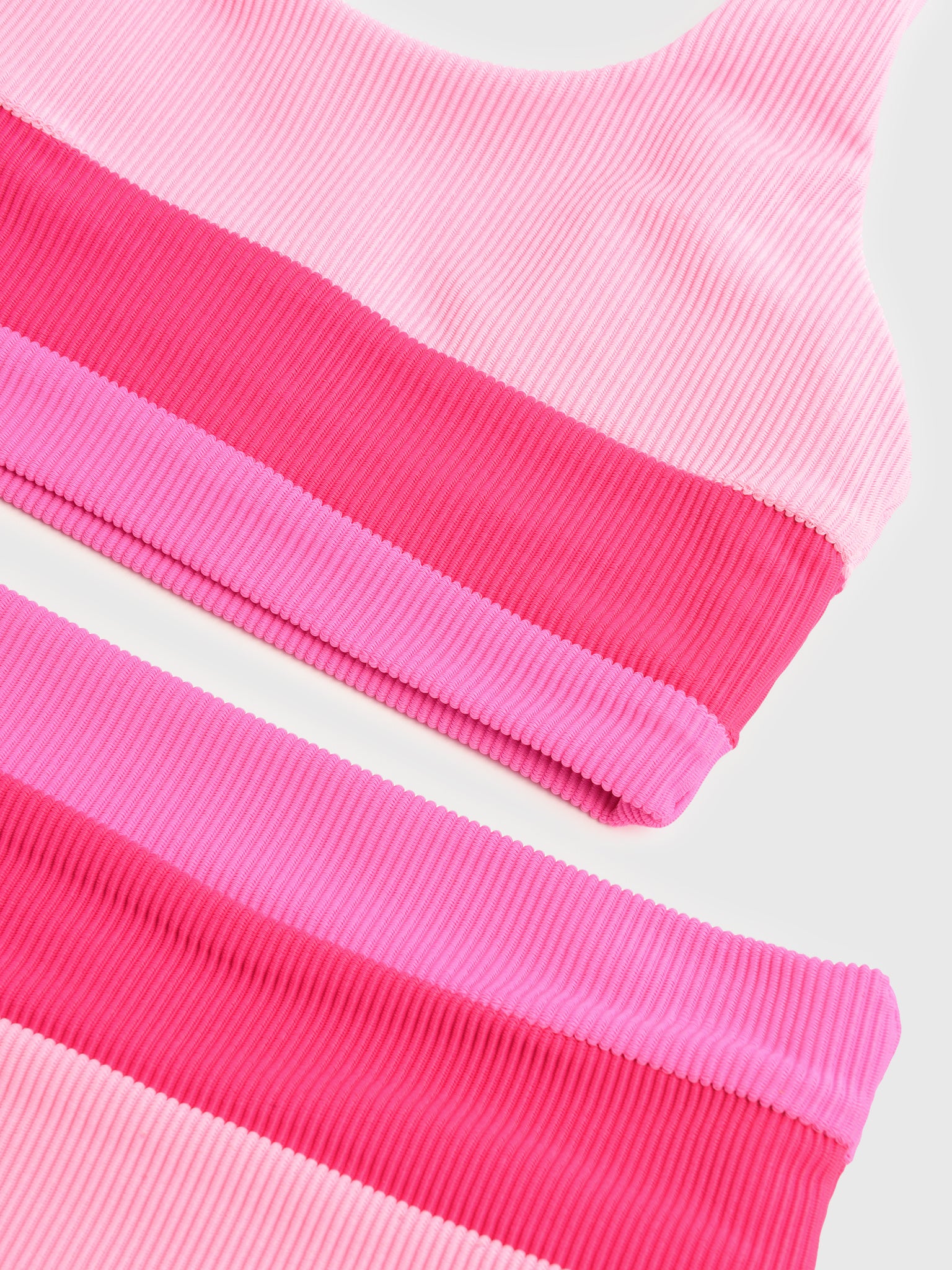 BRG56892R5xPEAKPINKCOLORBLOCK-alt2