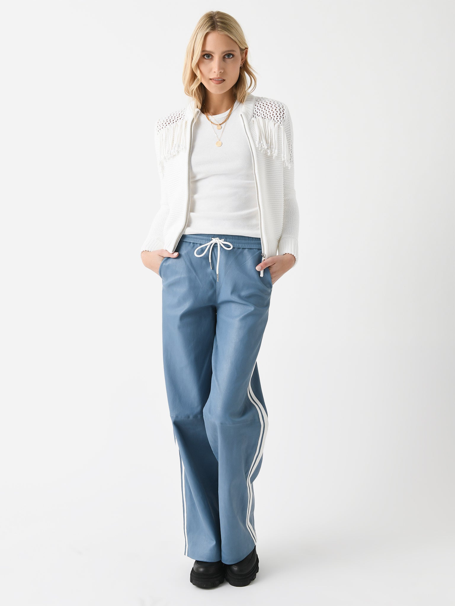 BTM022LxCHAMBRAYWHITE-alt1