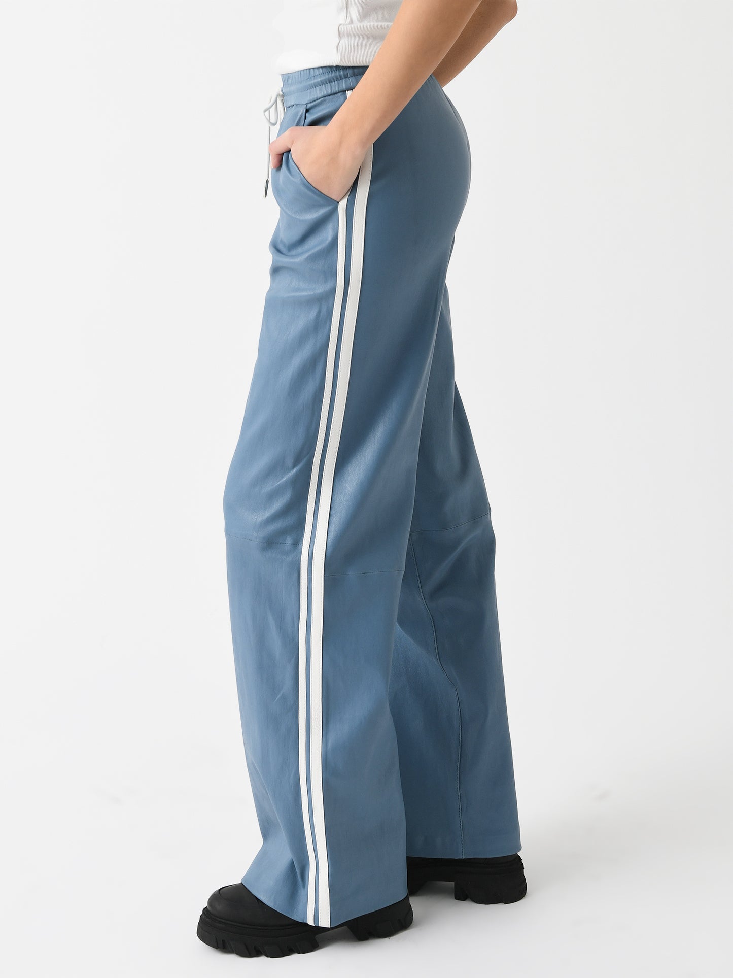 BTM022LxCHAMBRAYWHITE-alt2