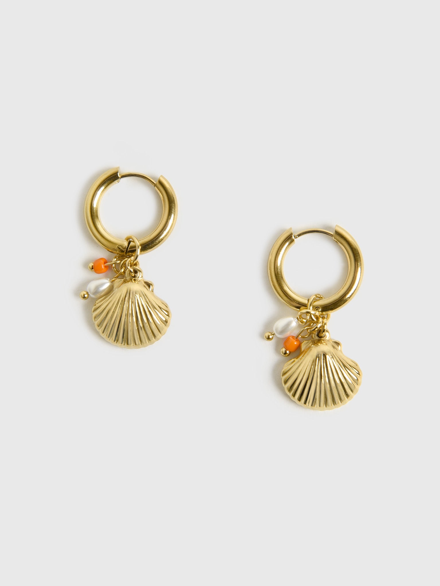 Casa Clara Beach Club Earrings - Saint Bernard