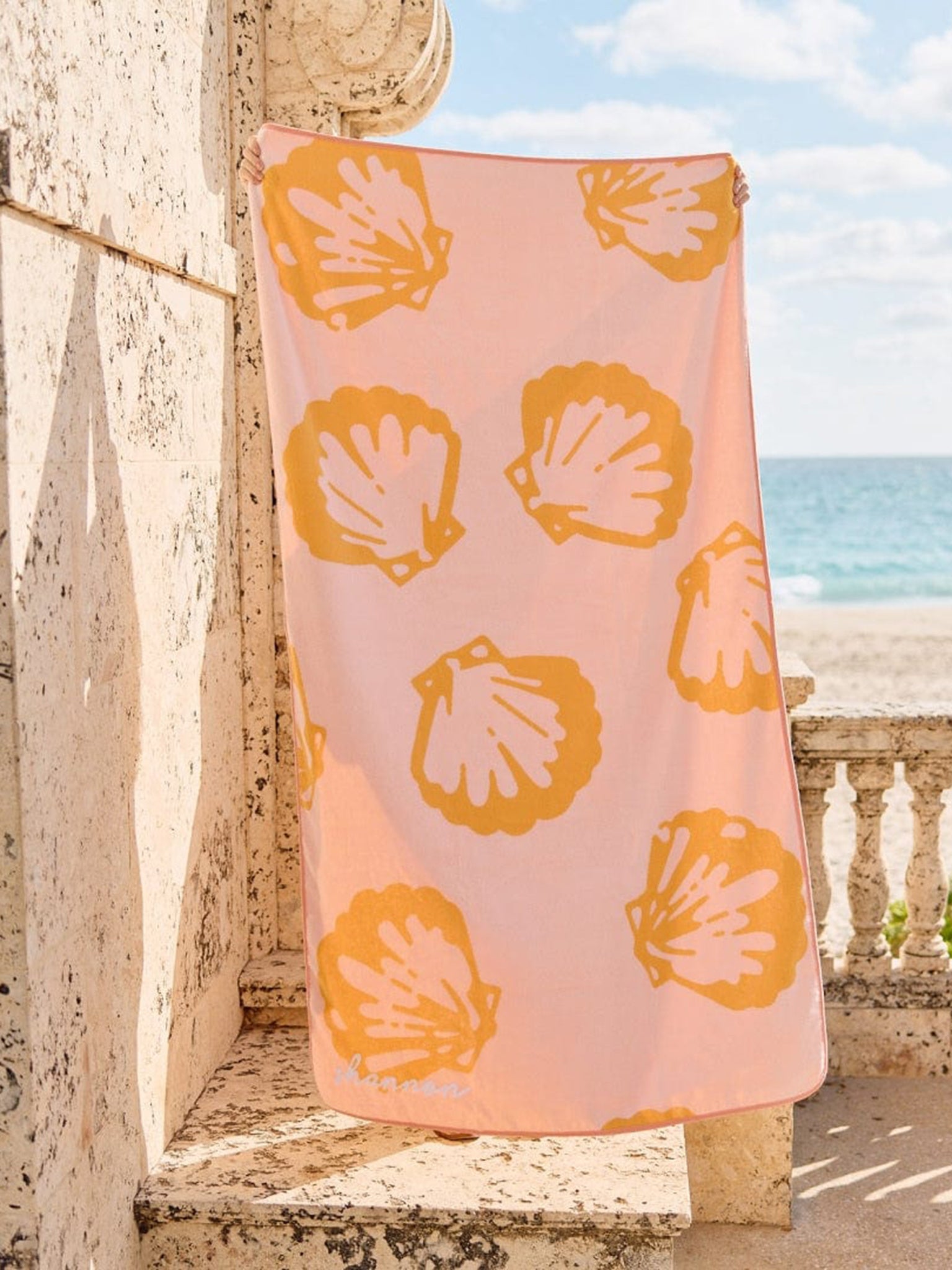 Beach TowelxPINKSHELL-alt1