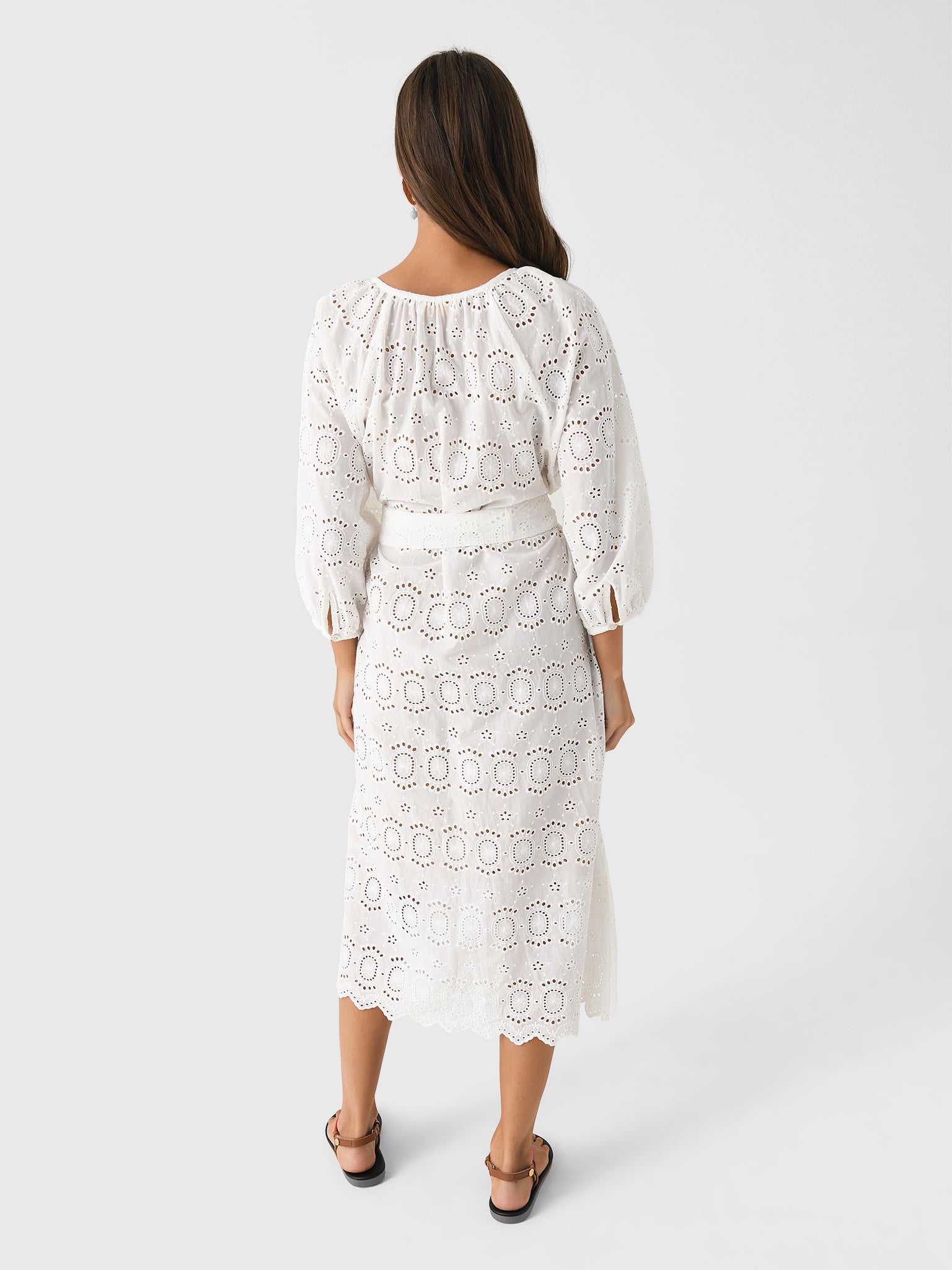 C137-SS25xMEDALLIONEMBROIDERYSALT-alt2