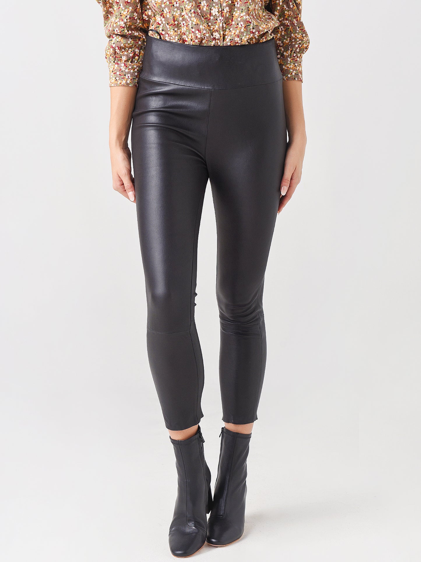 SPRWMN Women's Leather Capri Legging - Saint Bernard