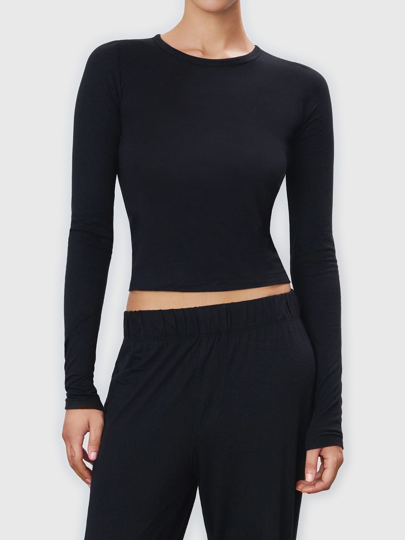 Eterne Women's Fitted Crewneck Long Sleeve T-Shirt - Saint Bernard