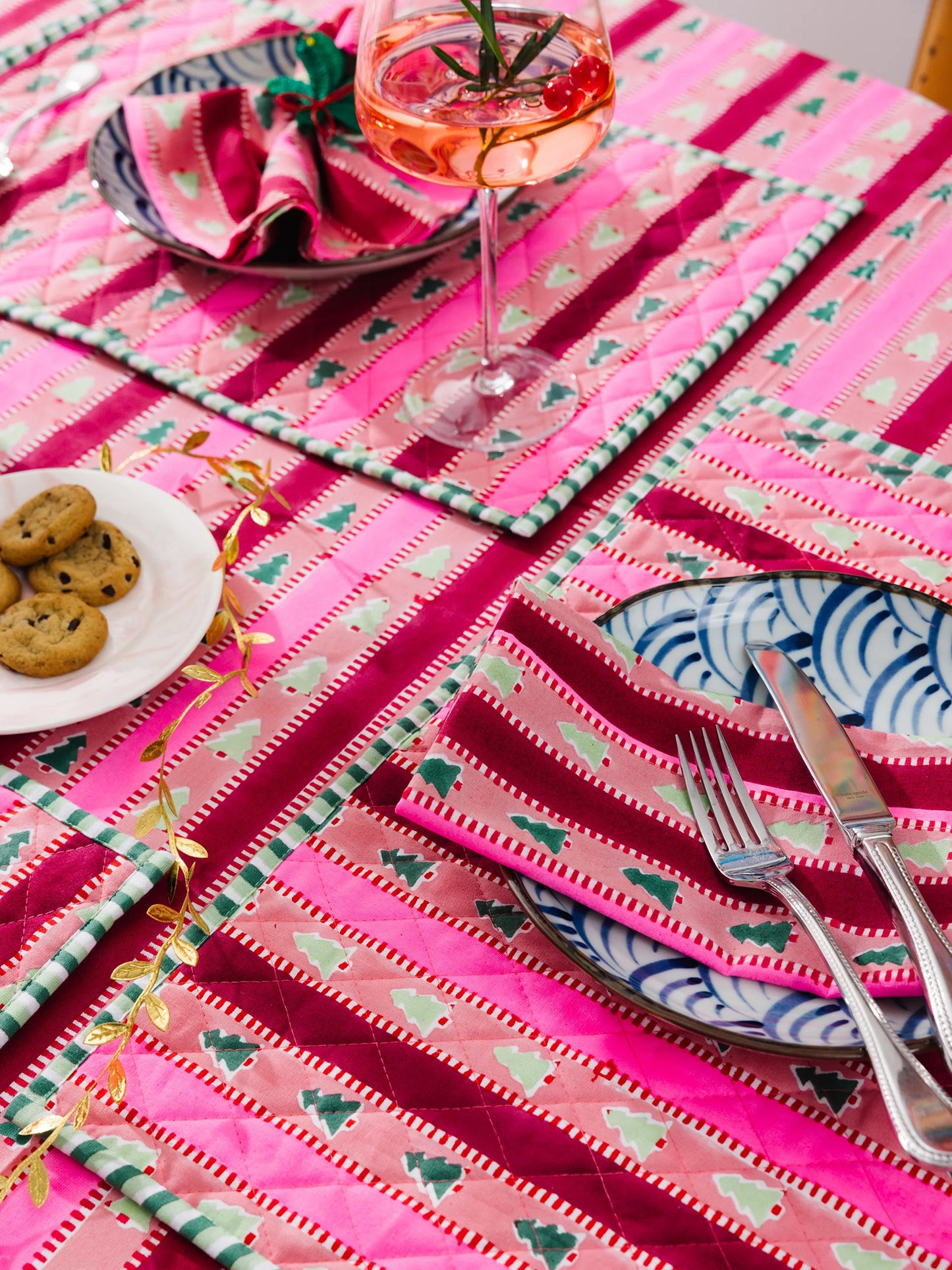 CHRISTMAS PLACEMAT SETxSNOWWOOD-alt1