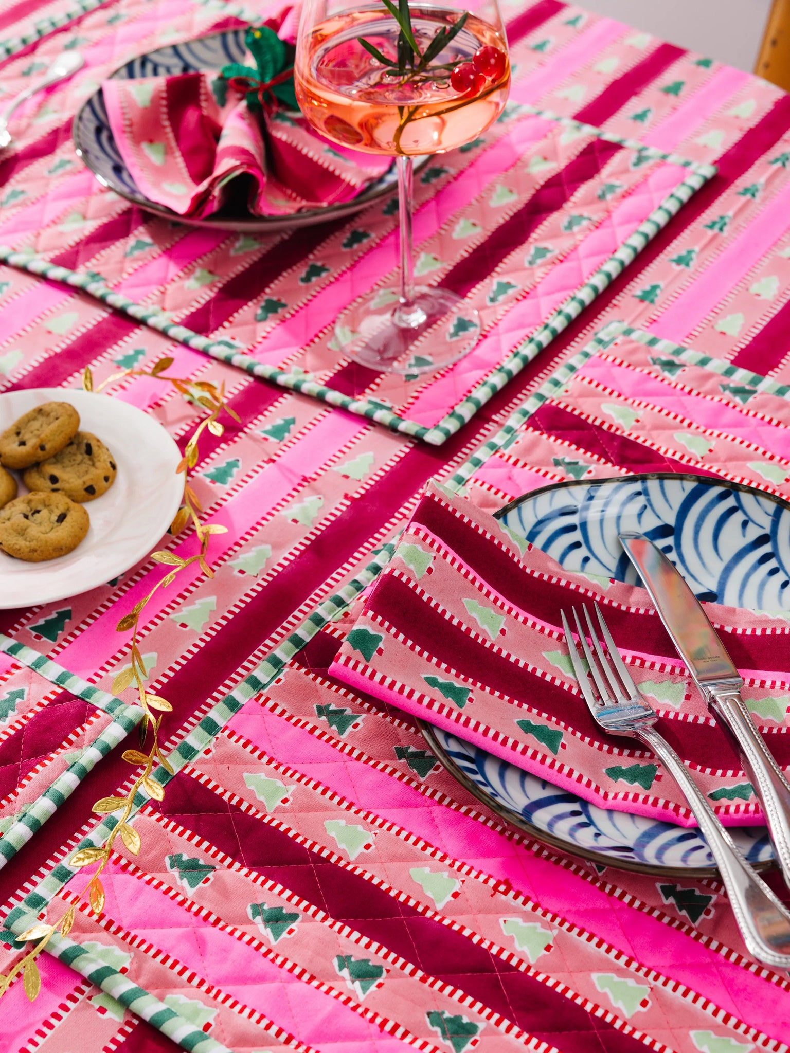 CHRISTMAS PLACEMAT SETxSNOWWOOD-alt1