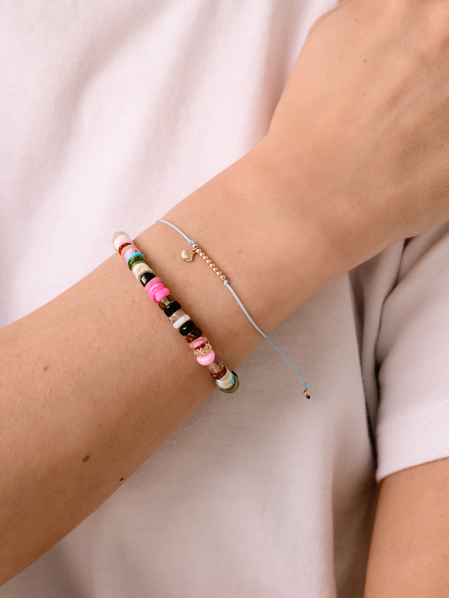 Sydney Evan Tiny Daisy Rondelle Rainbow Heishi Bracelet - Saint Bernard